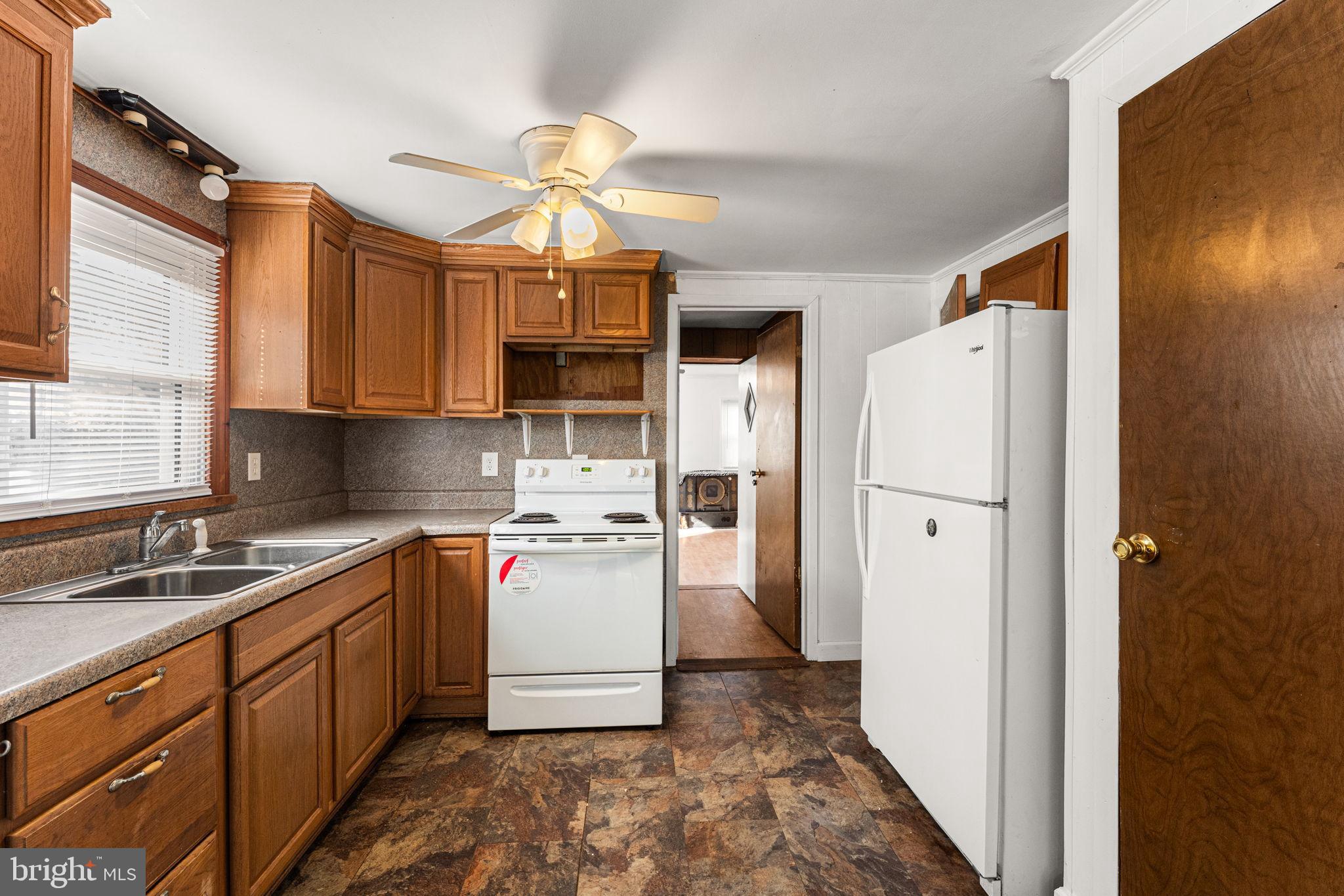 GENERAL PARKER SHORES - Residential