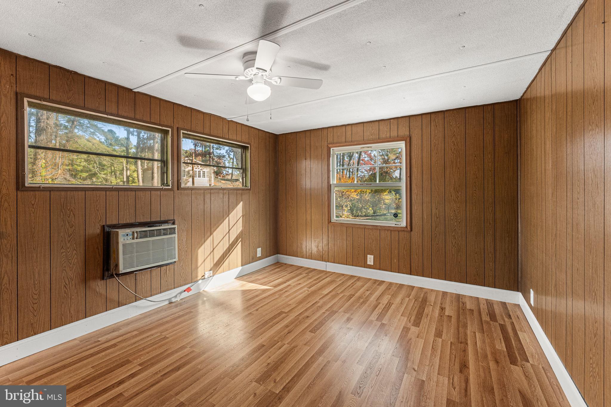 GENERAL PARKER SHORES - Residential