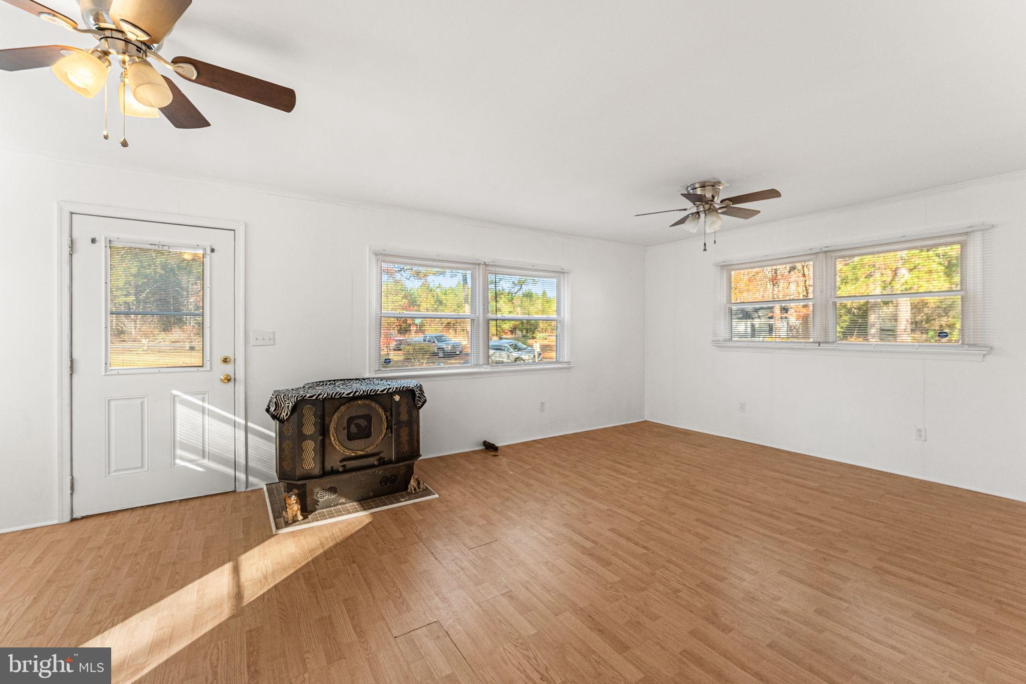 GENERAL PARKER SHORES - Residential