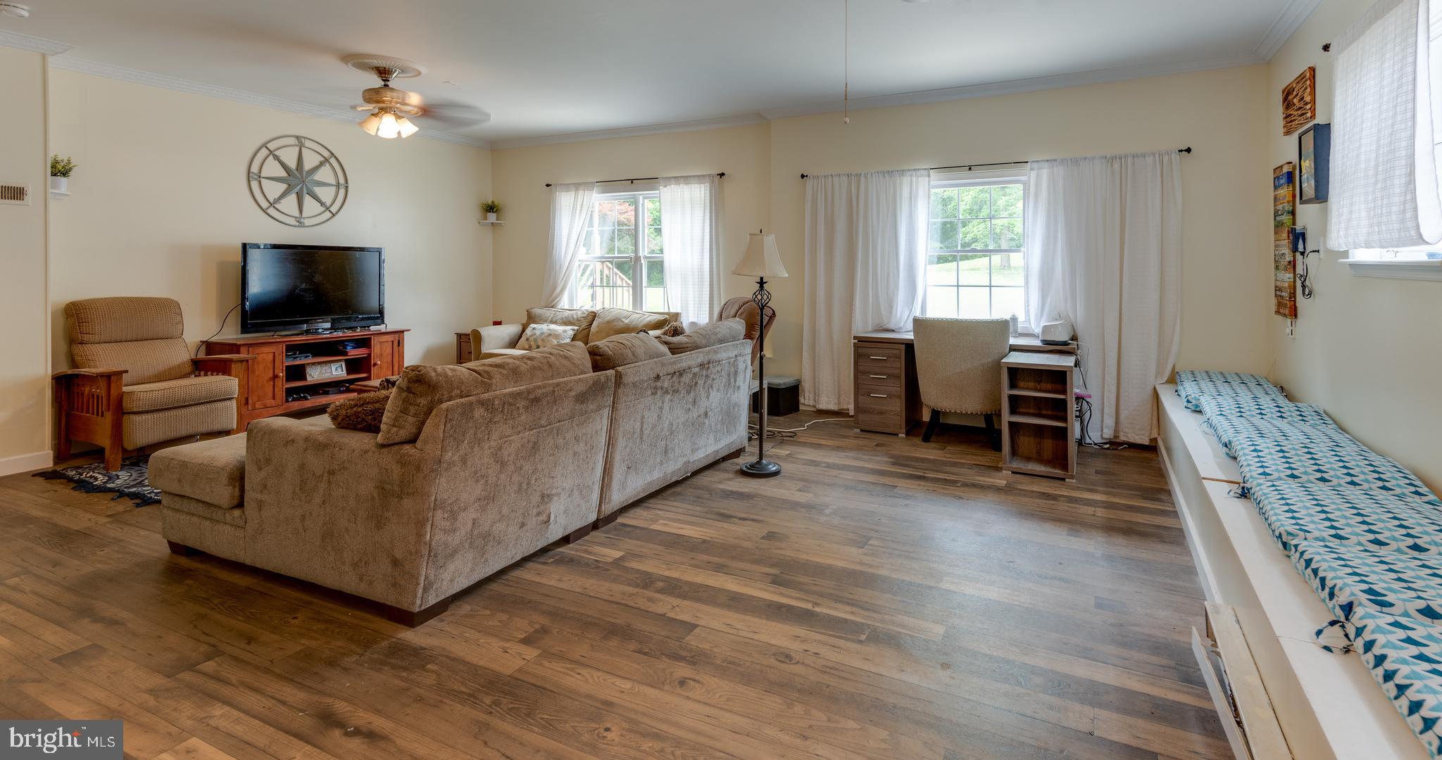 LAUREL RIDGE - Residential