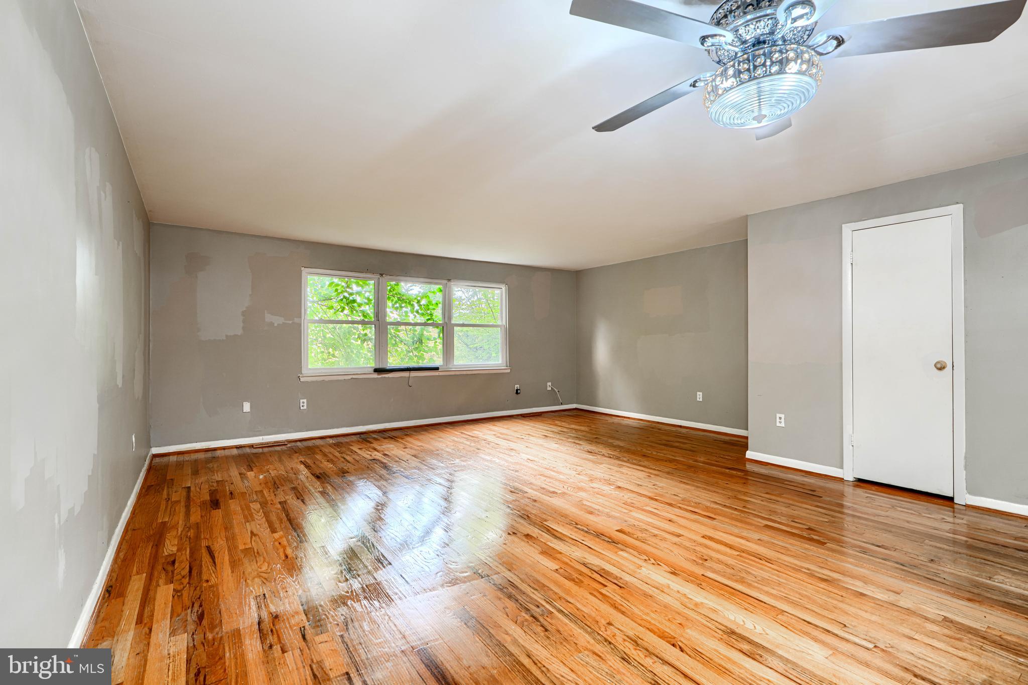 14 ENGLEFIELD SQUARE