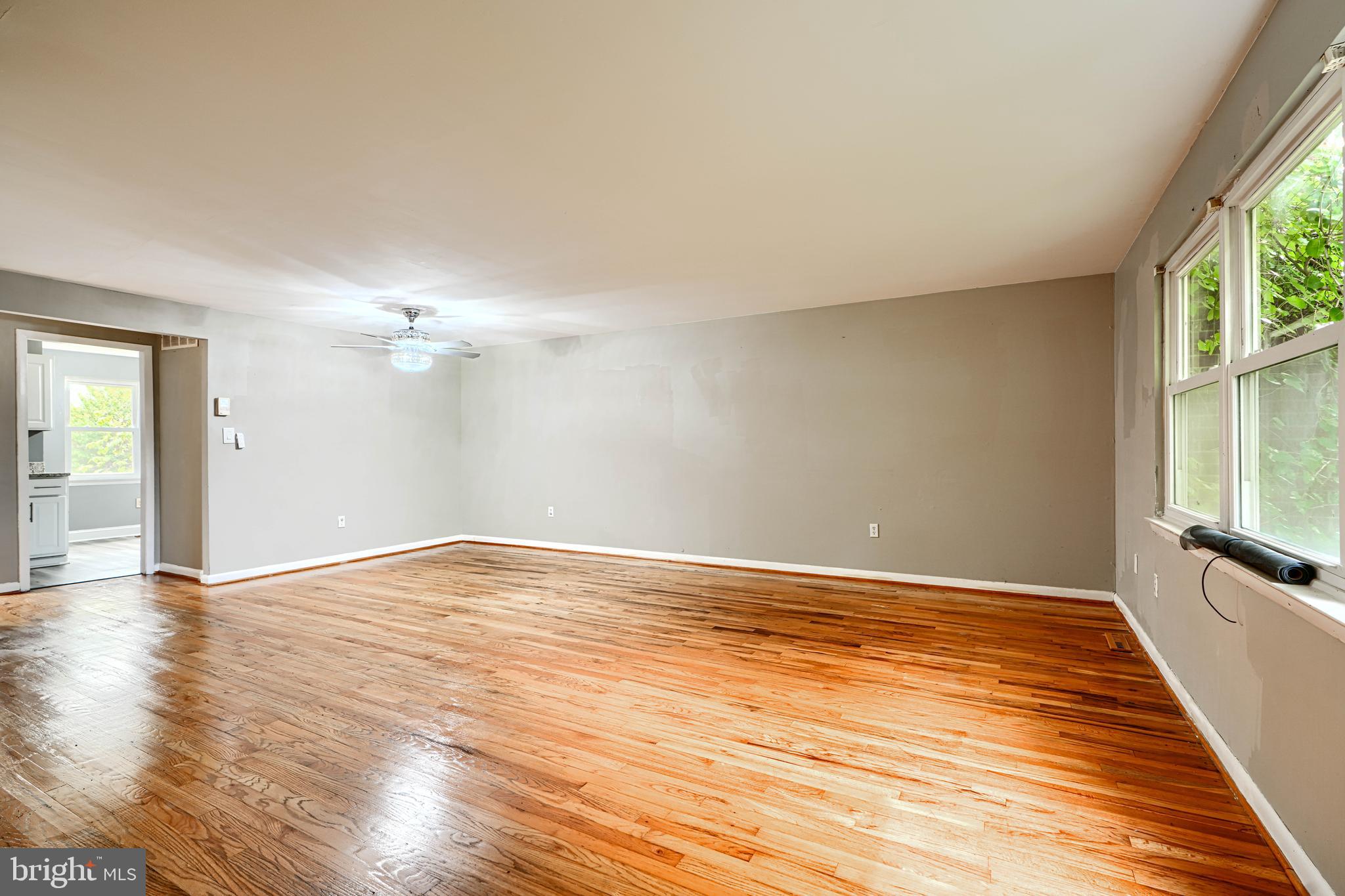 QUEEN ANNE VILLAGE - Residential