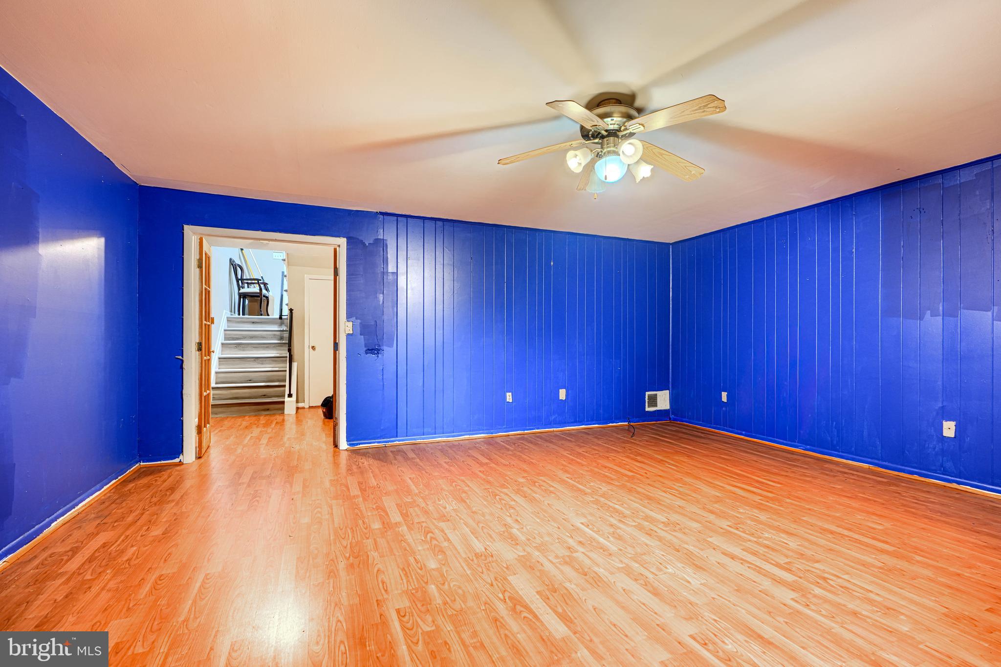 QUEEN ANNE VILLAGE - Residential