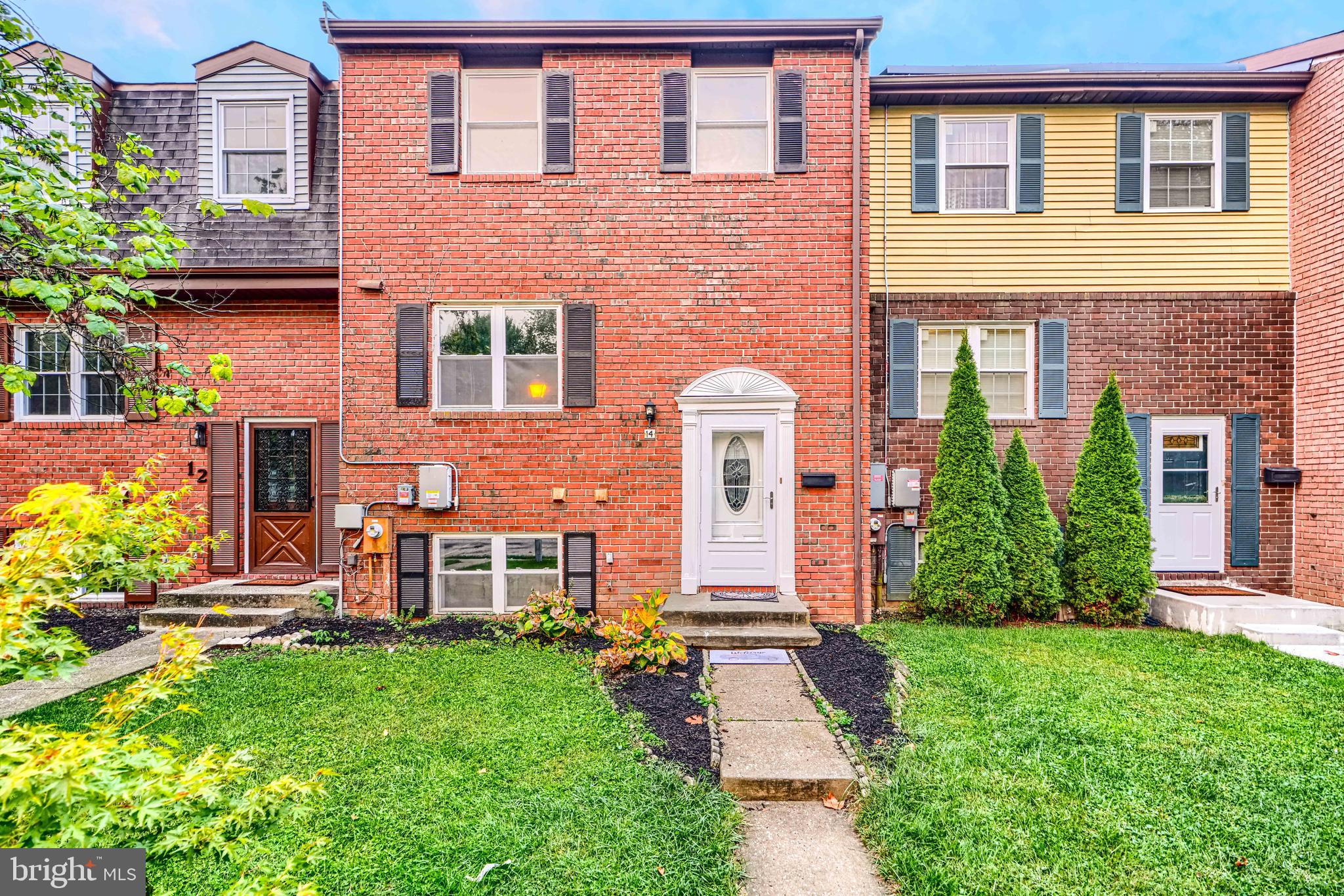 QUEEN ANNE VILLAGE - Residential