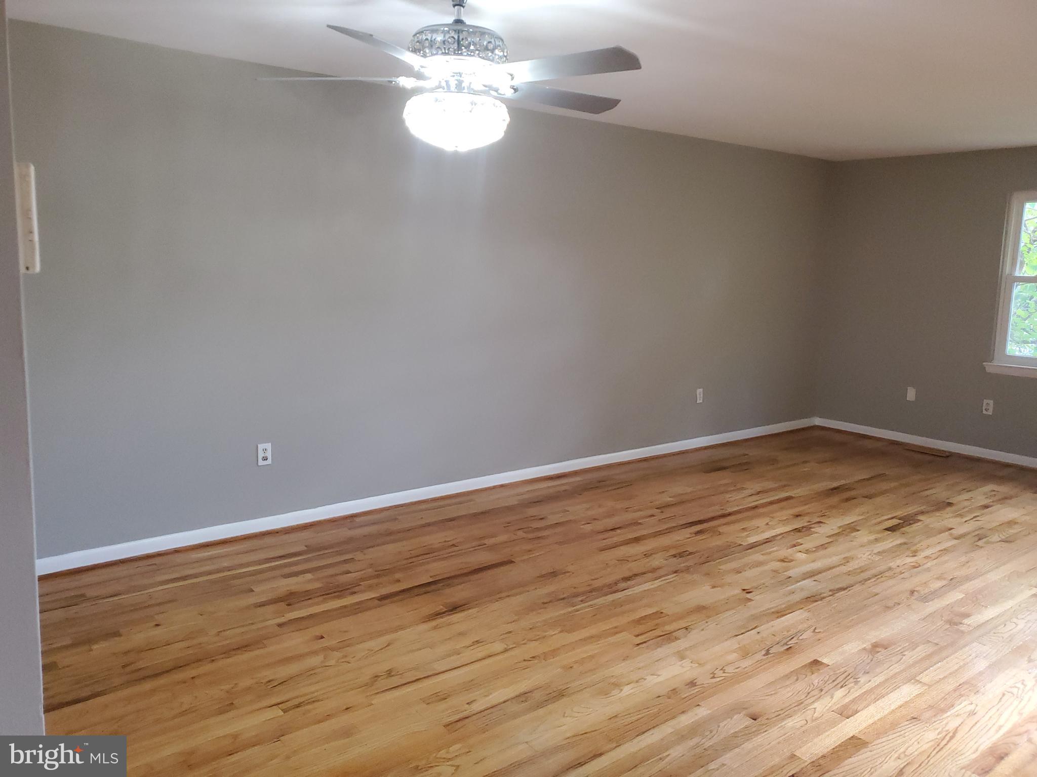 QUEEN ANNE VILLAGE - Residential