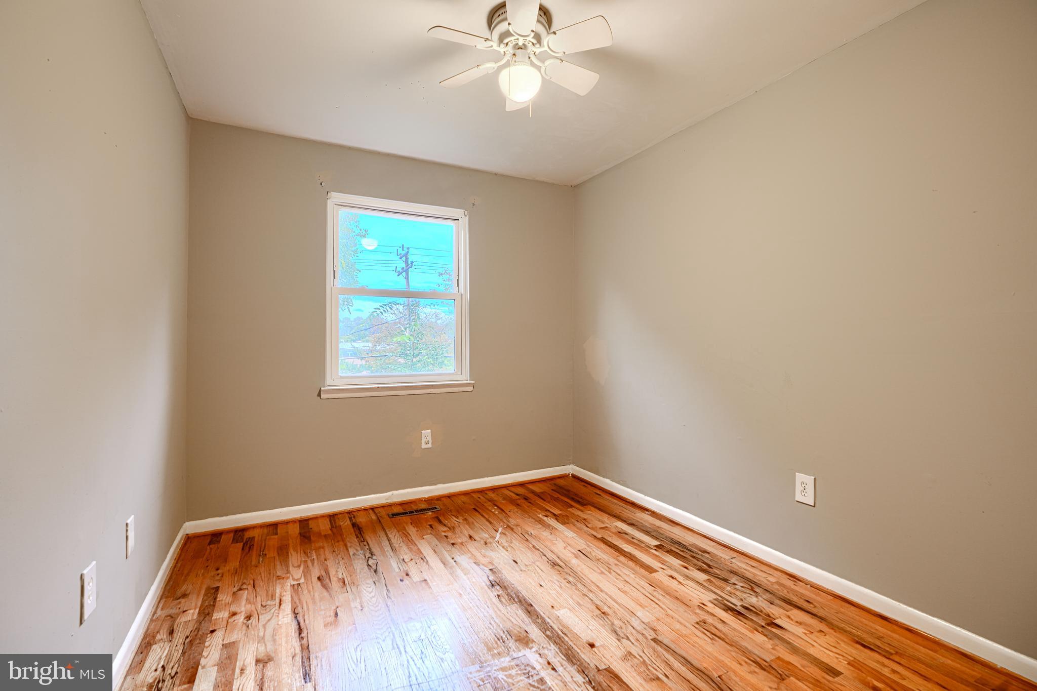 QUEEN ANNE VILLAGE - Residential