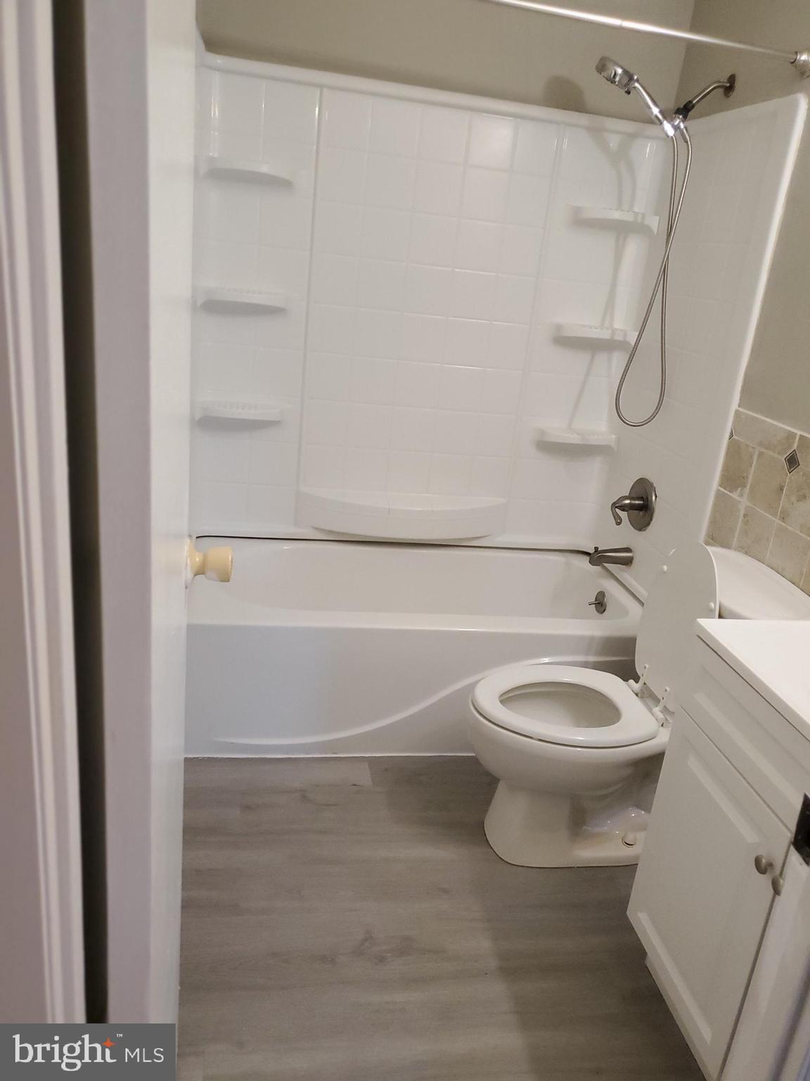 QUEEN ANNE VILLAGE - Residential