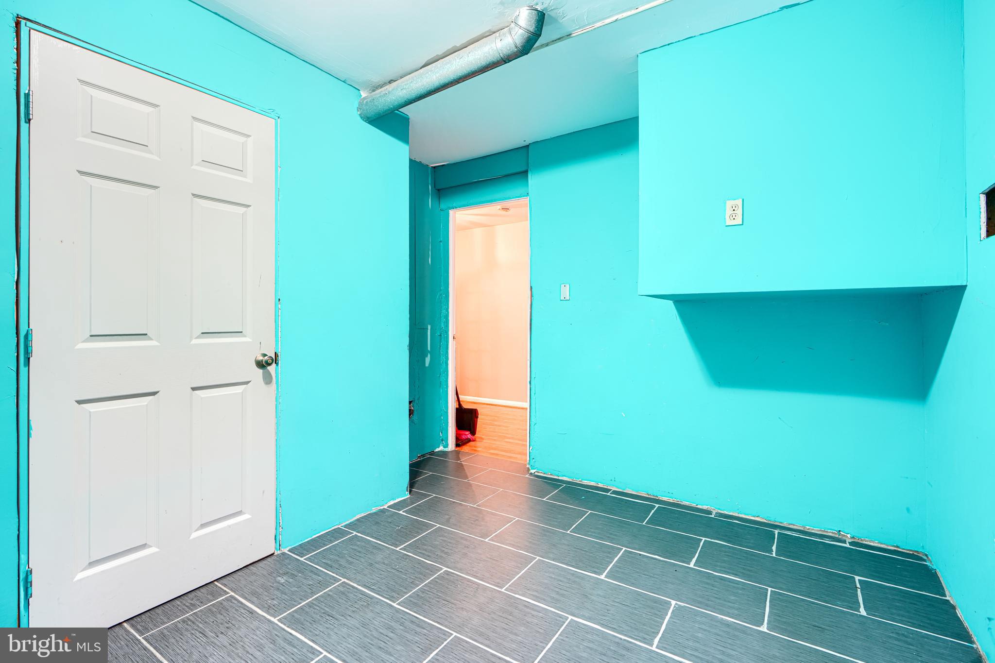 QUEEN ANNE VILLAGE - Residential