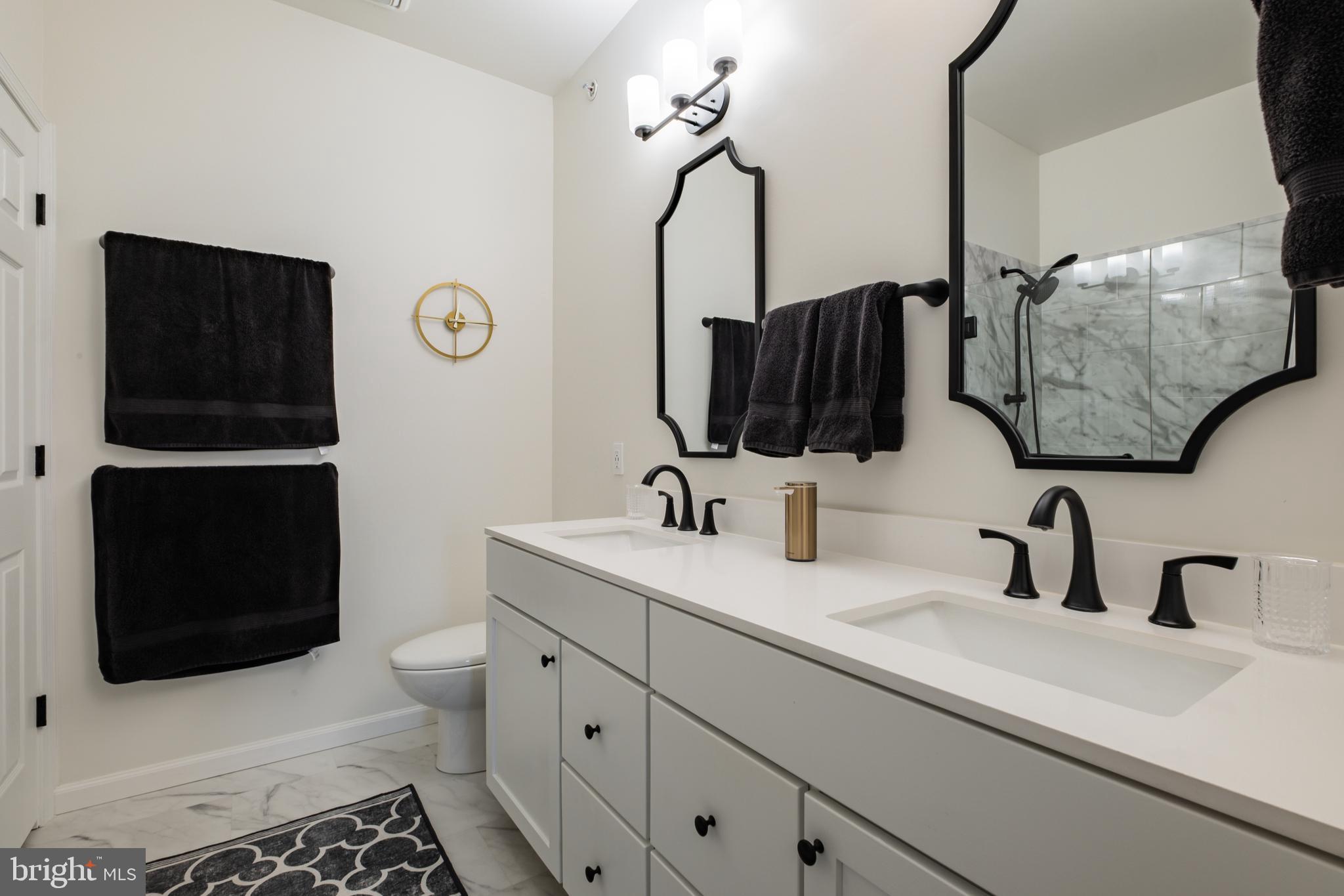 NAVAL SQUARE - Residential