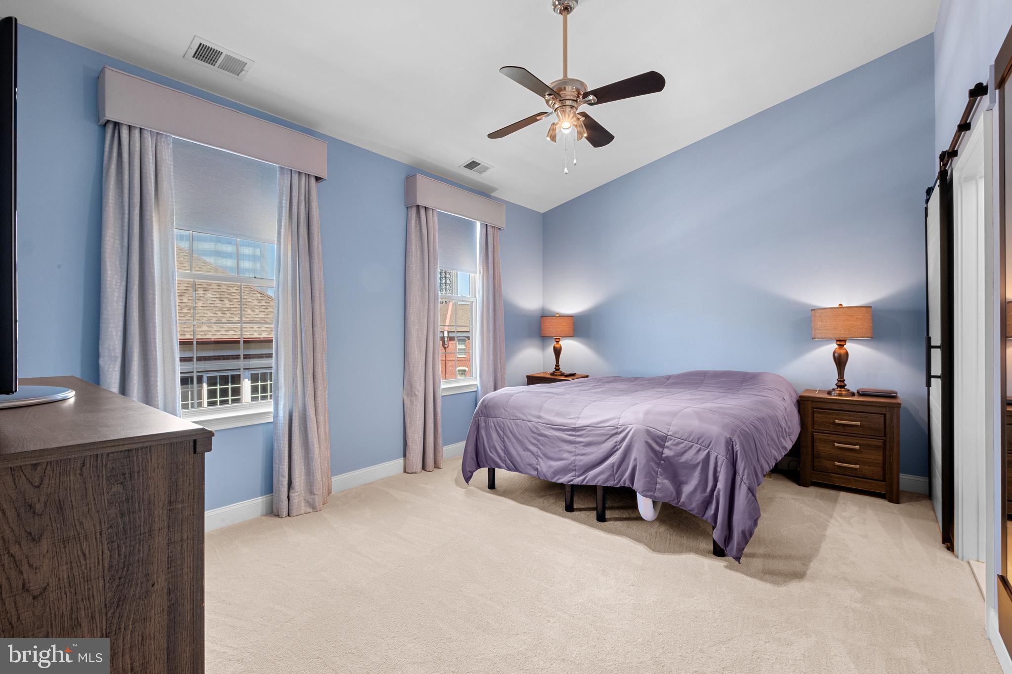 NAVAL SQUARE - Residential