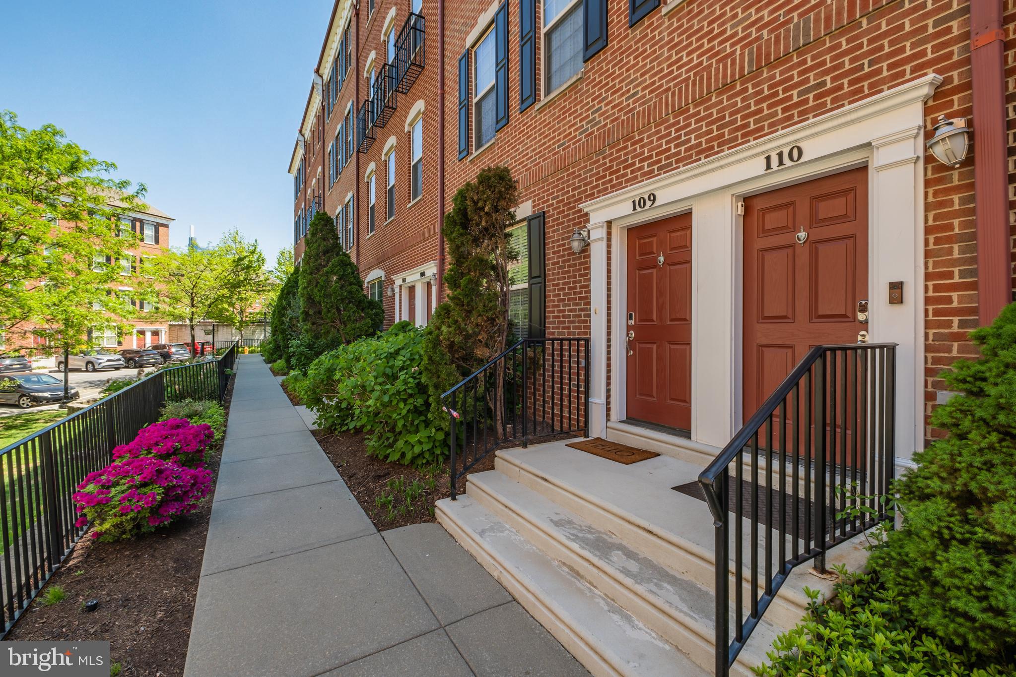 110 COMMODORE COURT
