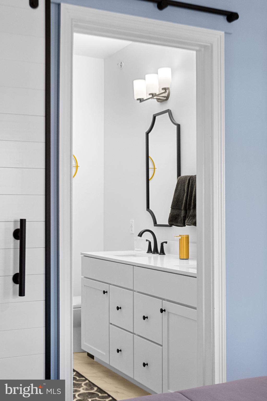 NAVAL SQUARE - Residential