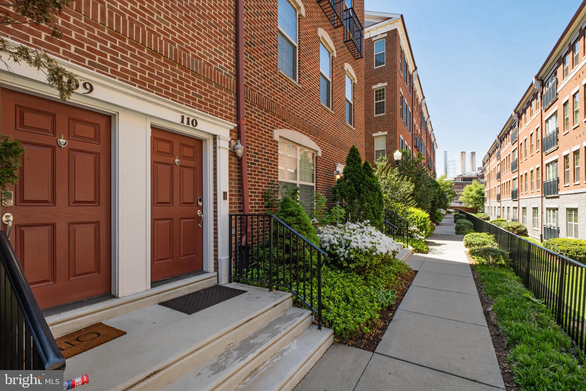 110 COMMODORE COURT