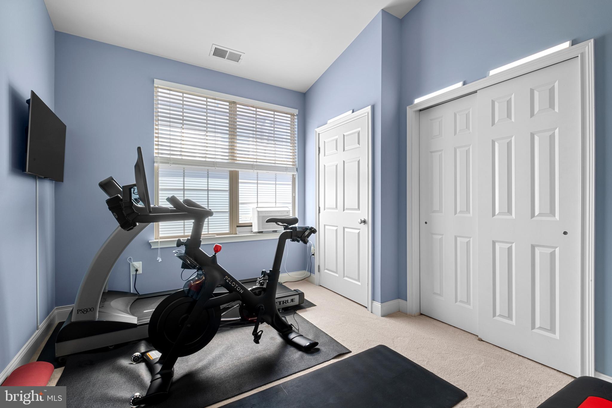 NAVAL SQUARE - Residential