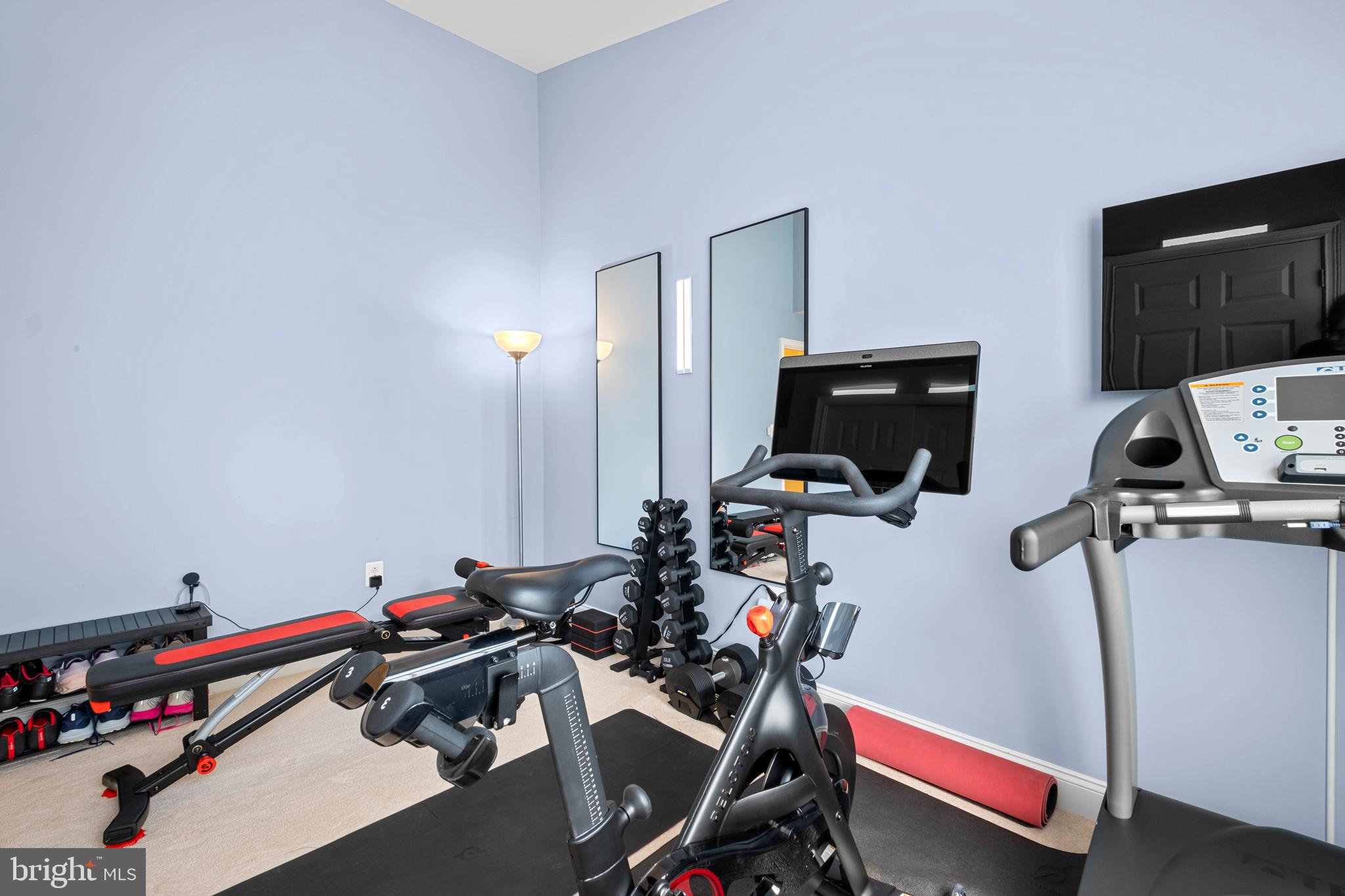 NAVAL SQUARE - Residential