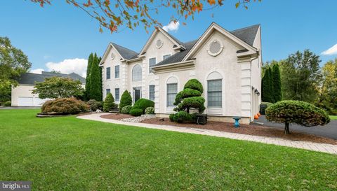 10 AMY CIRCLE NEWTOWN PA 18940