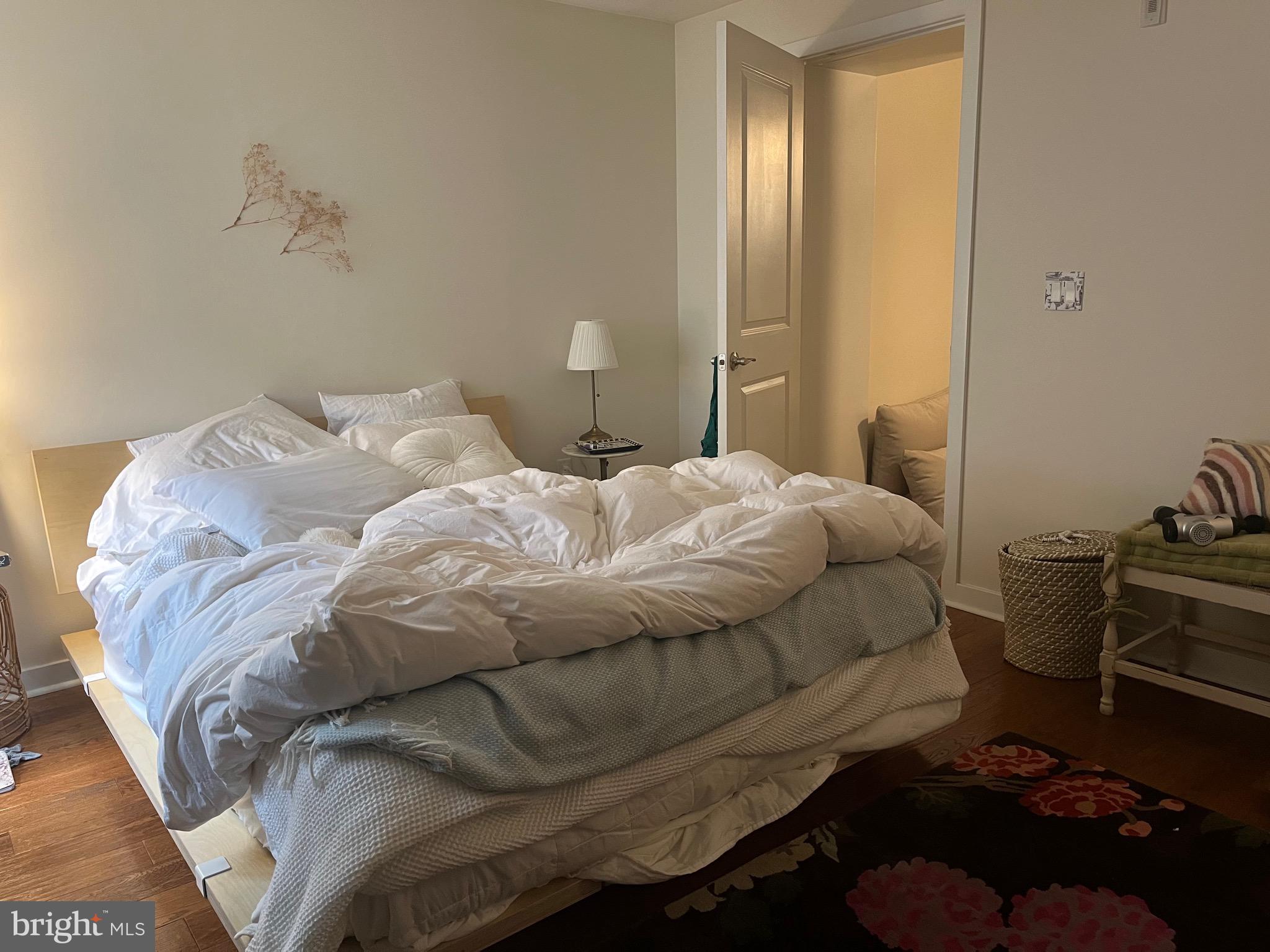 SOCIETY HILL - Residential Lease