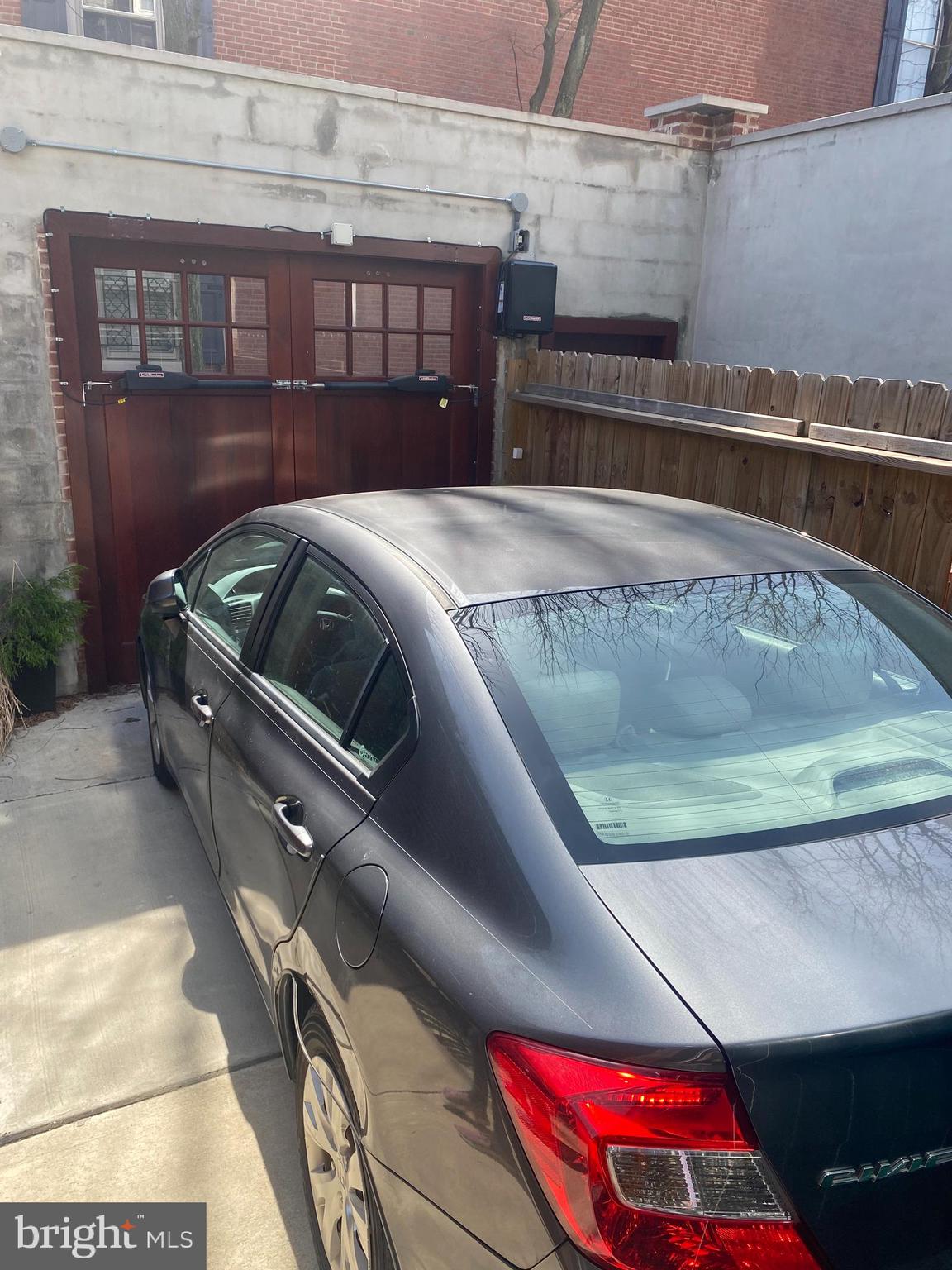 SOCIETY HILL - Residential Lease