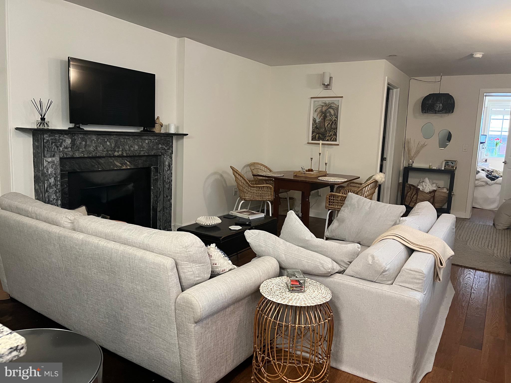 SOCIETY HILL - Residential Lease