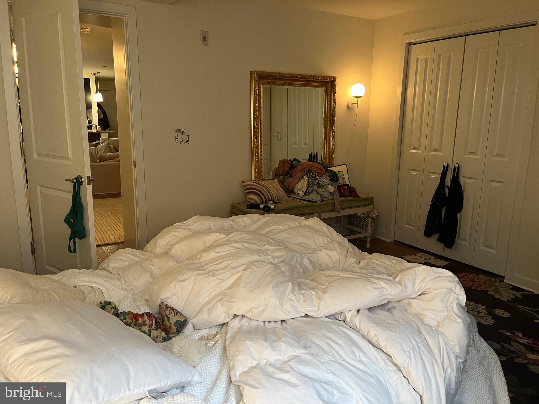 SOCIETY HILL - Residential Lease