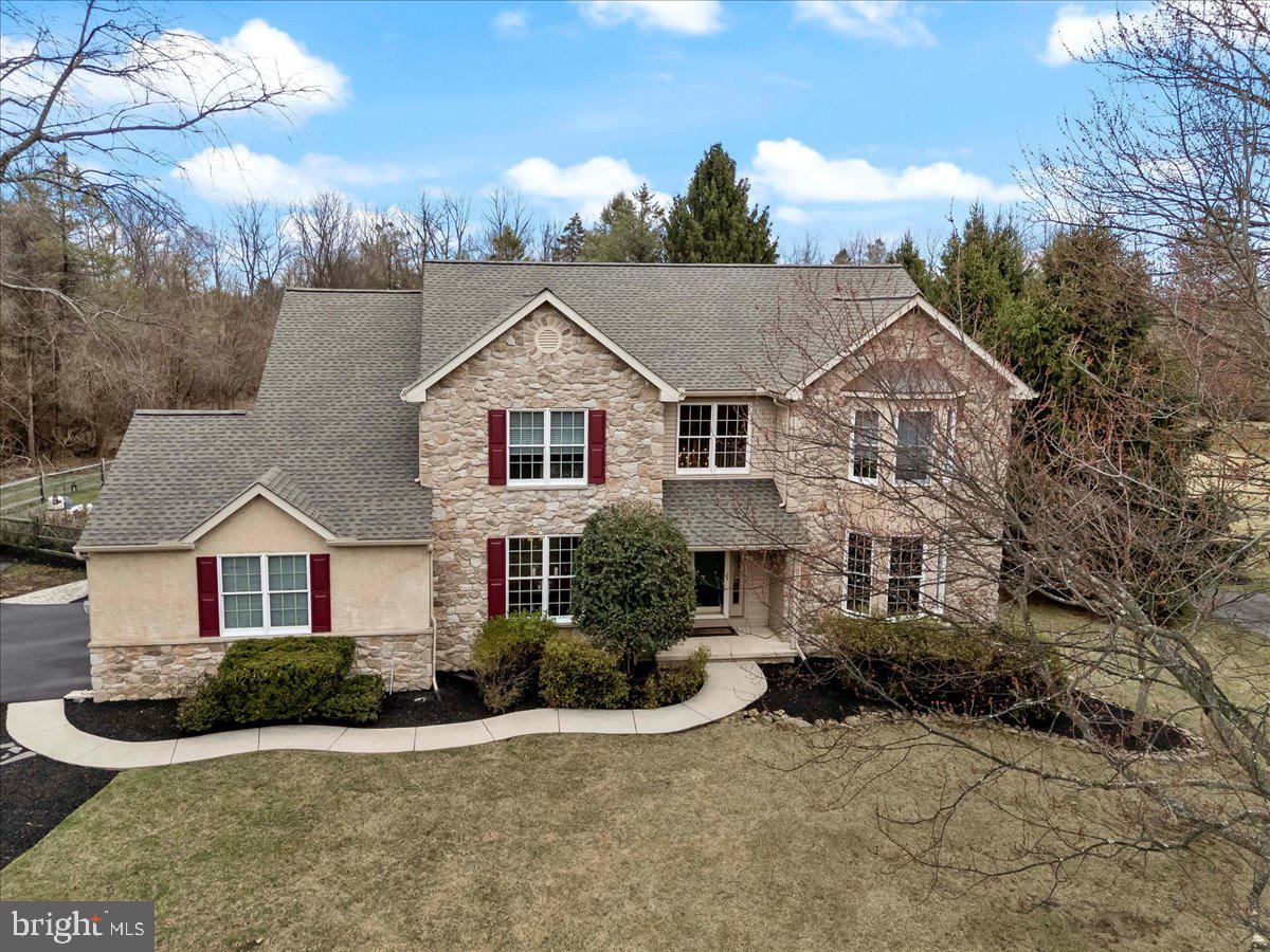 103 N IROQUOIS LANE