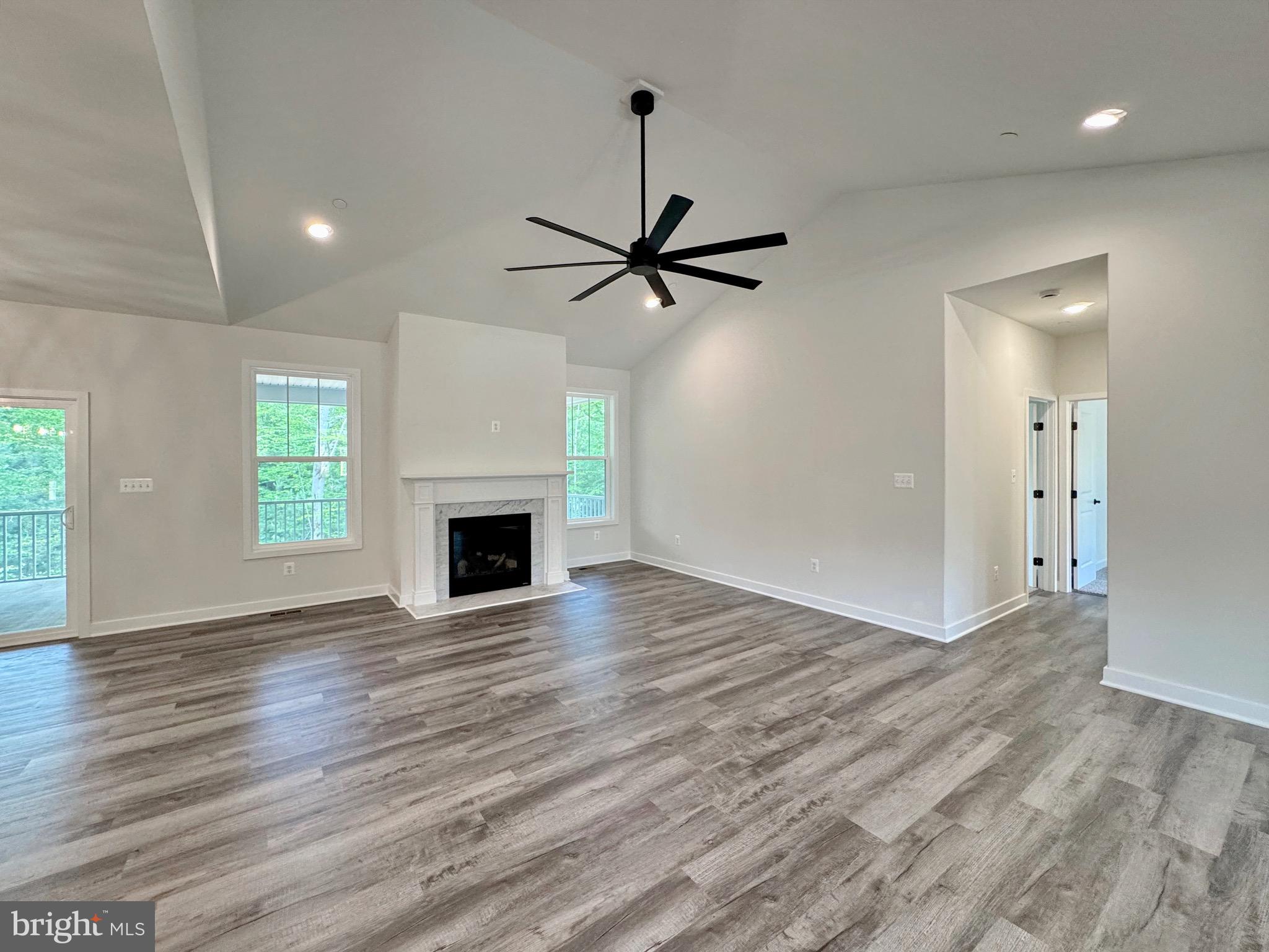 MOSS CREEK - Residential