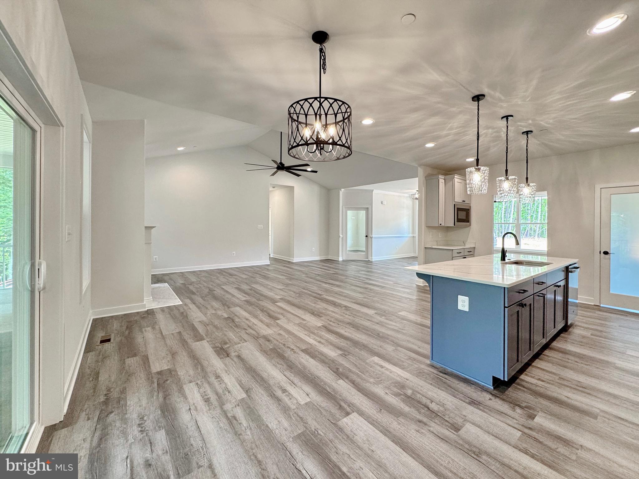 MOSS CREEK - Residential