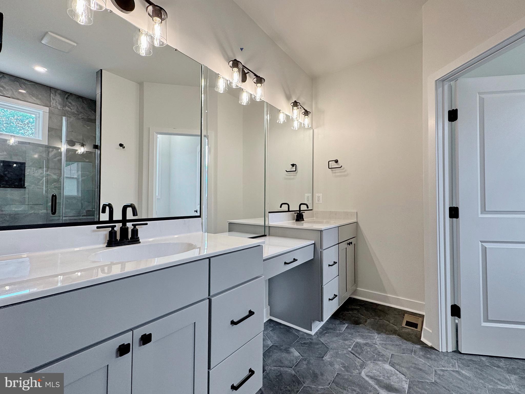 MOSS CREEK - Residential