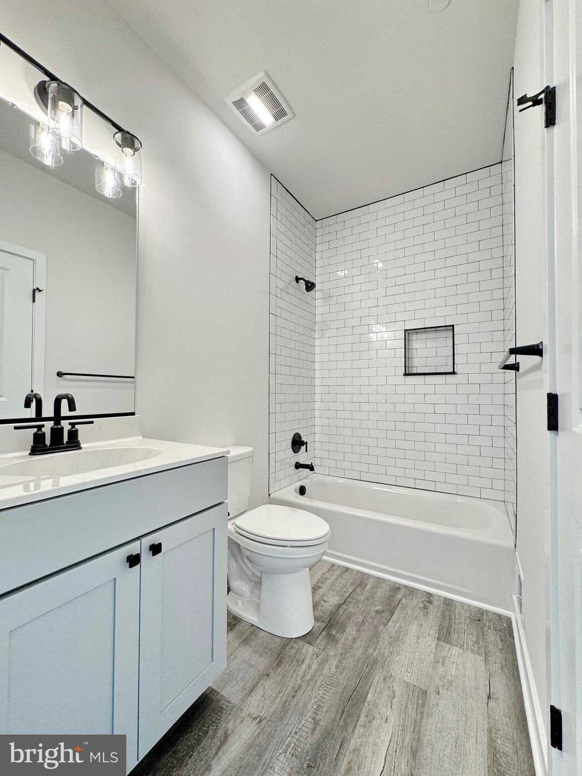 MOSS CREEK - Residential