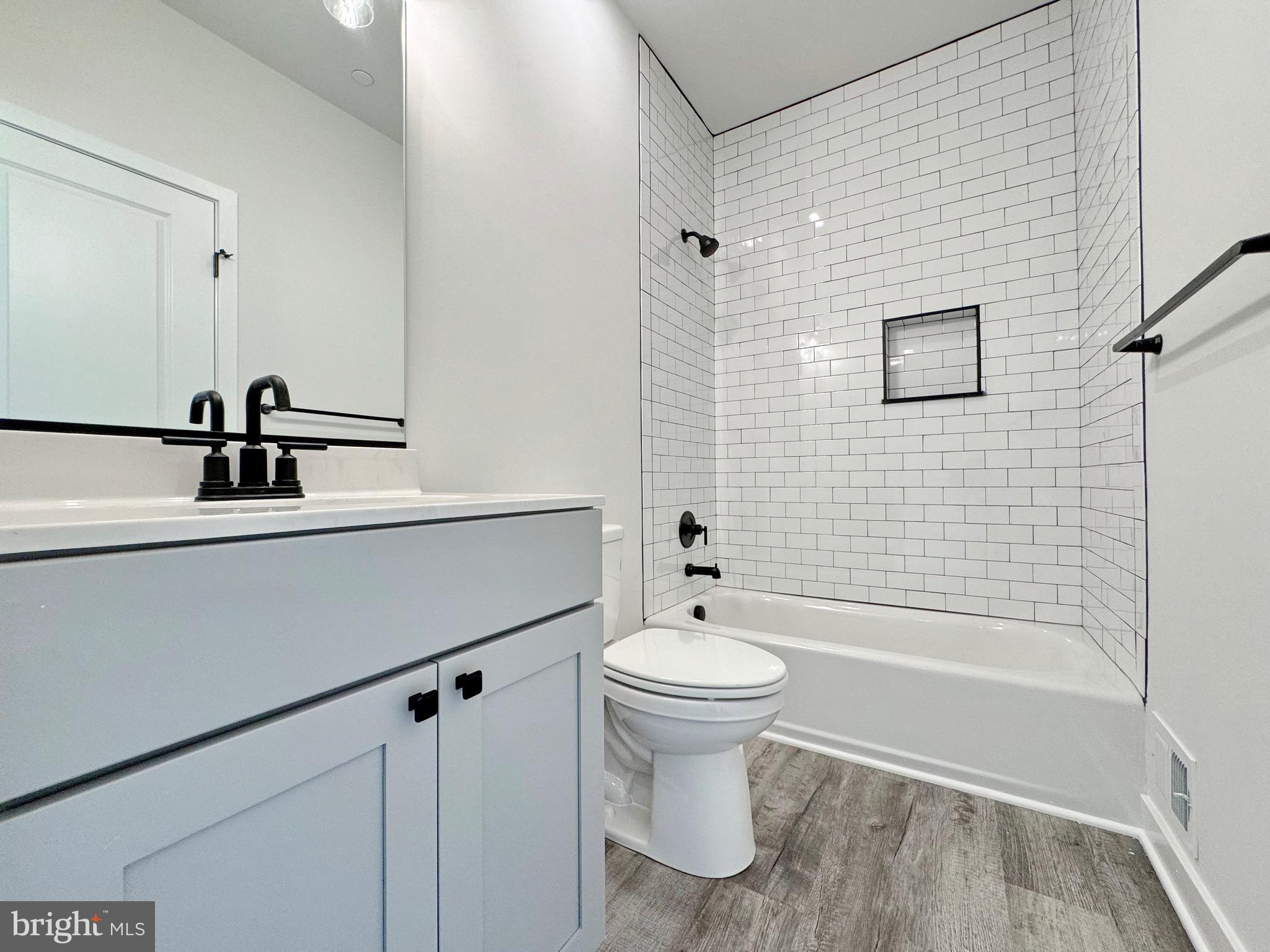 MOSS CREEK - Residential