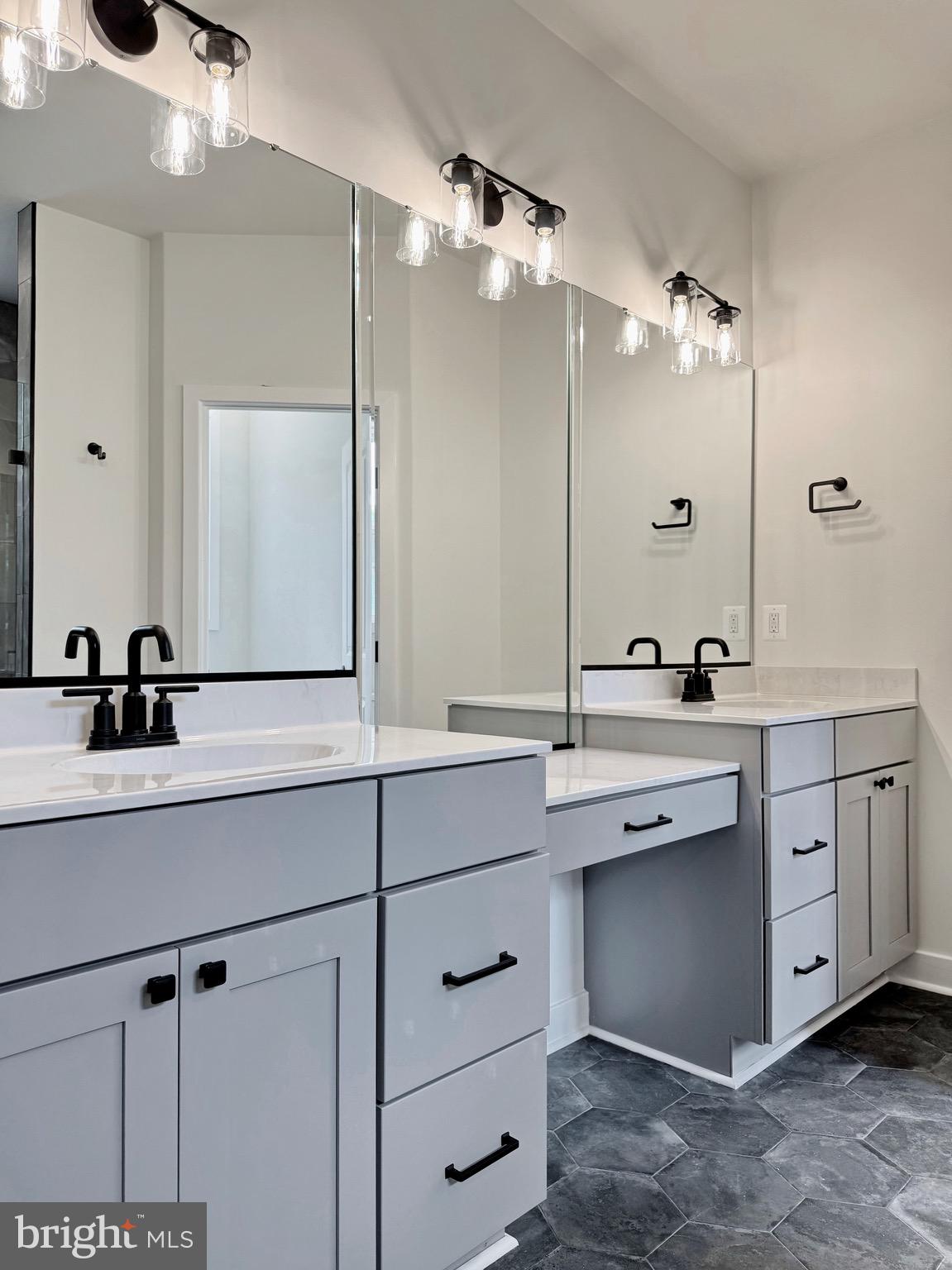 MOSS CREEK - Residential