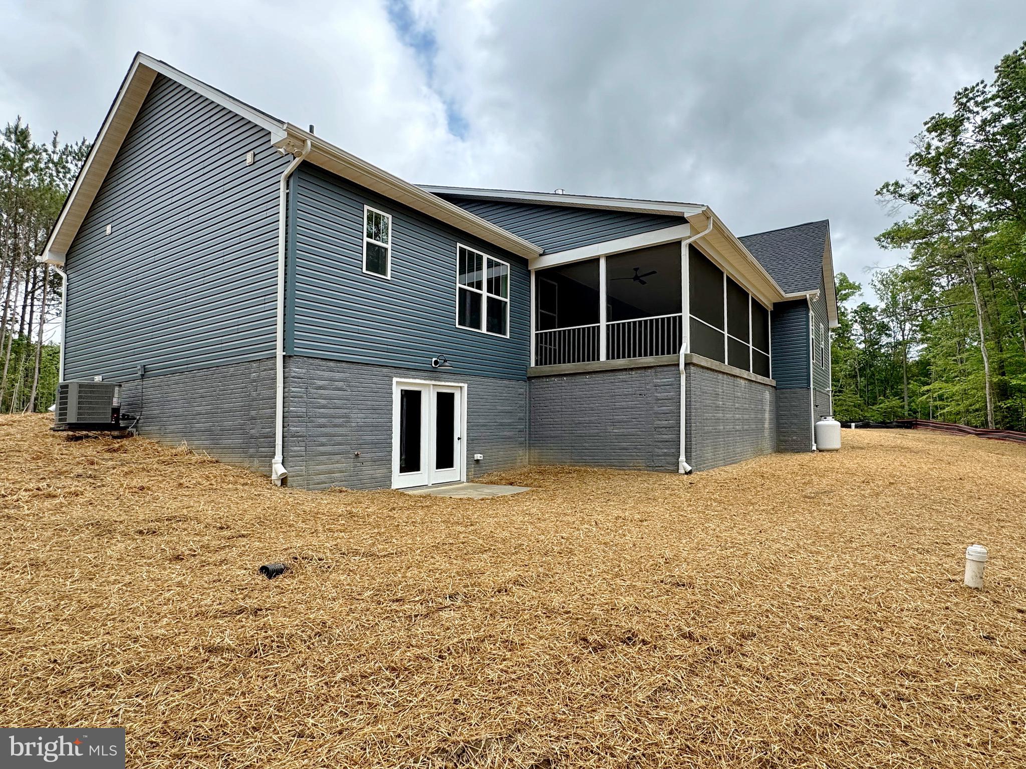 MOSS CREEK - Residential