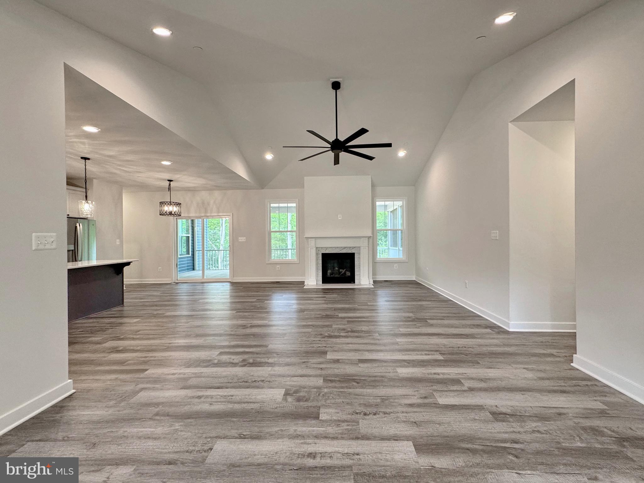 MOSS CREEK - Residential