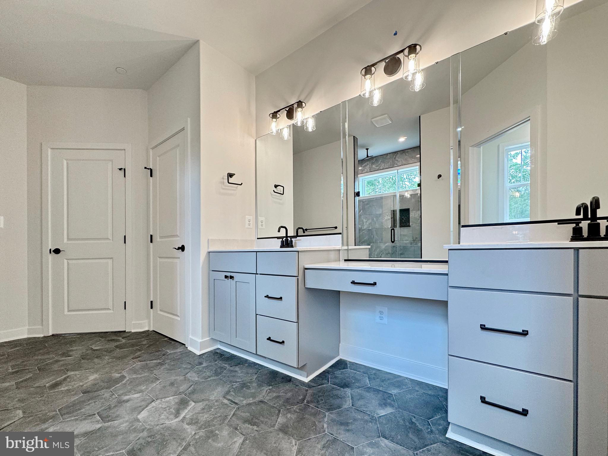 MOSS CREEK - Residential