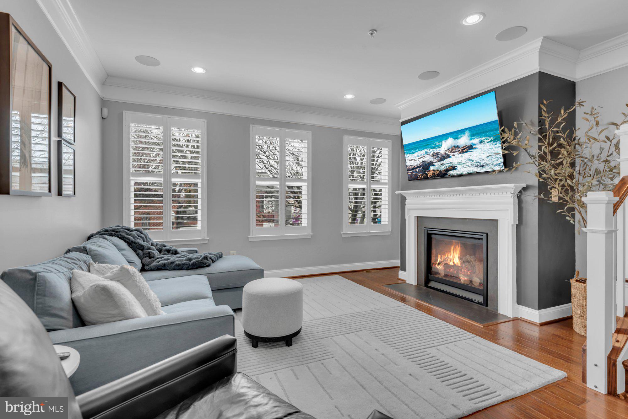 UPTOWN AT MURRAY HILL - Residential