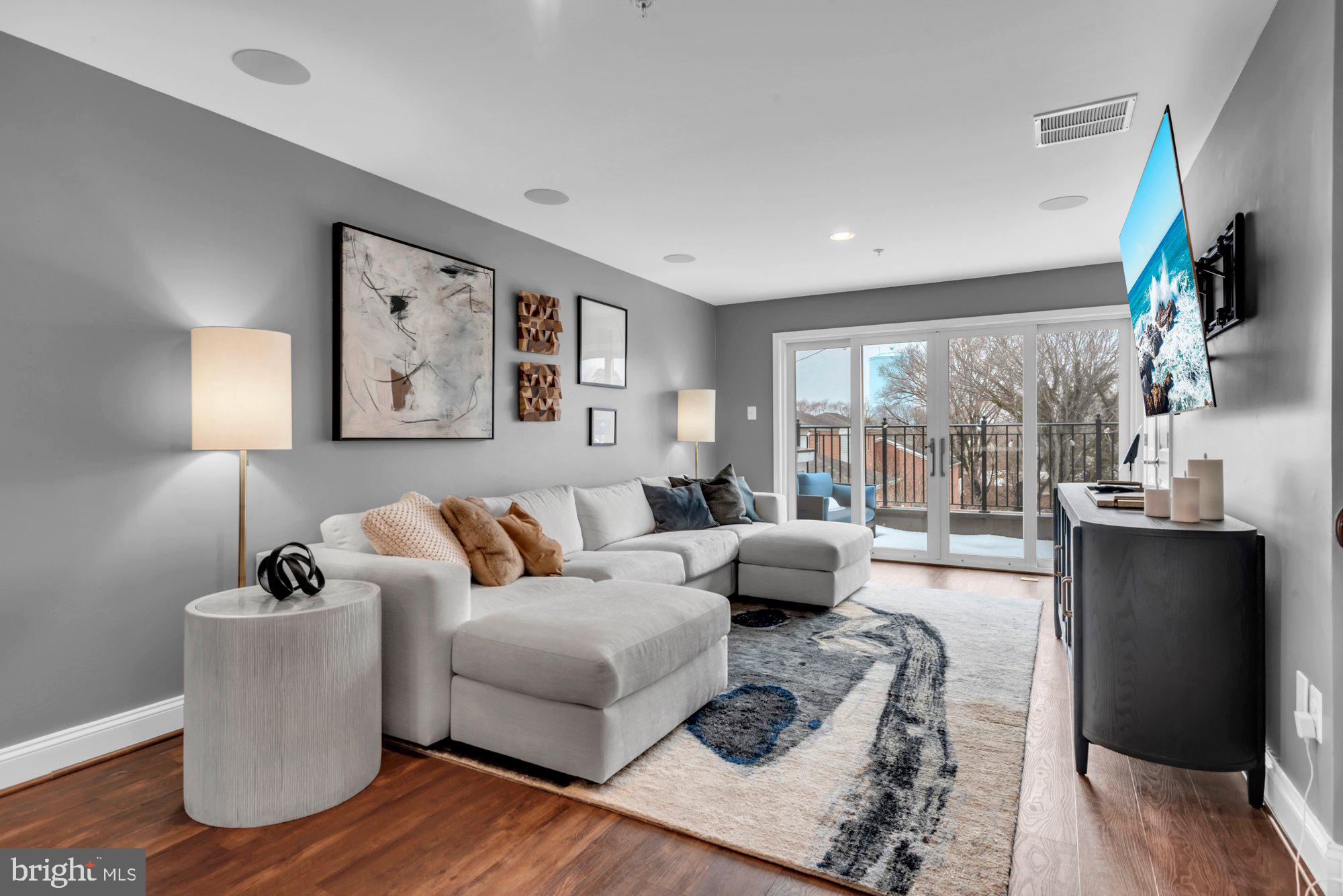 UPTOWN AT MURRAY HILL - Residential