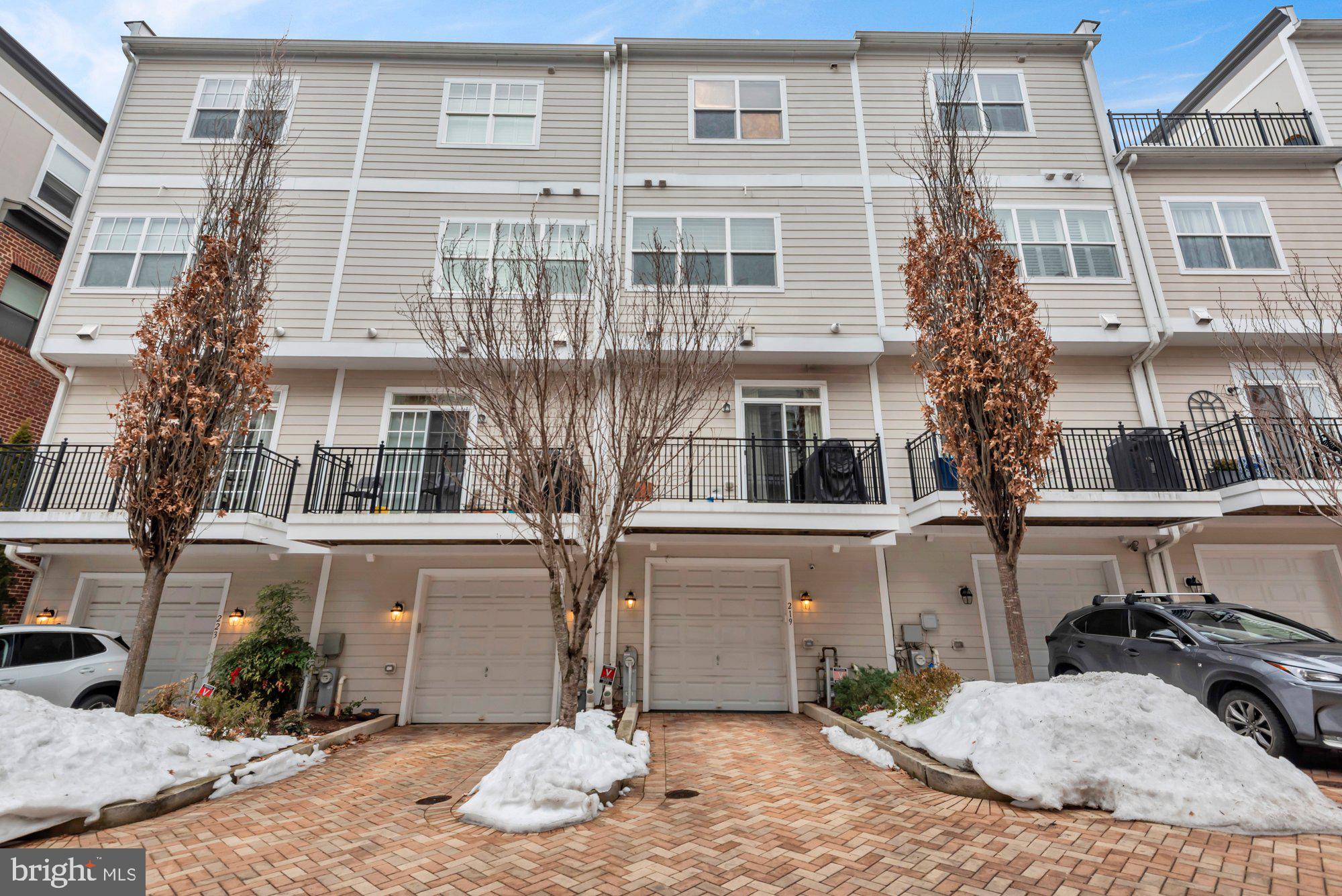 UPTOWN AT MURRAY HILL - Residential