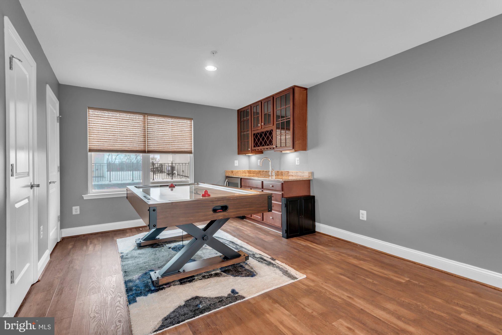 UPTOWN AT MURRAY HILL - Residential