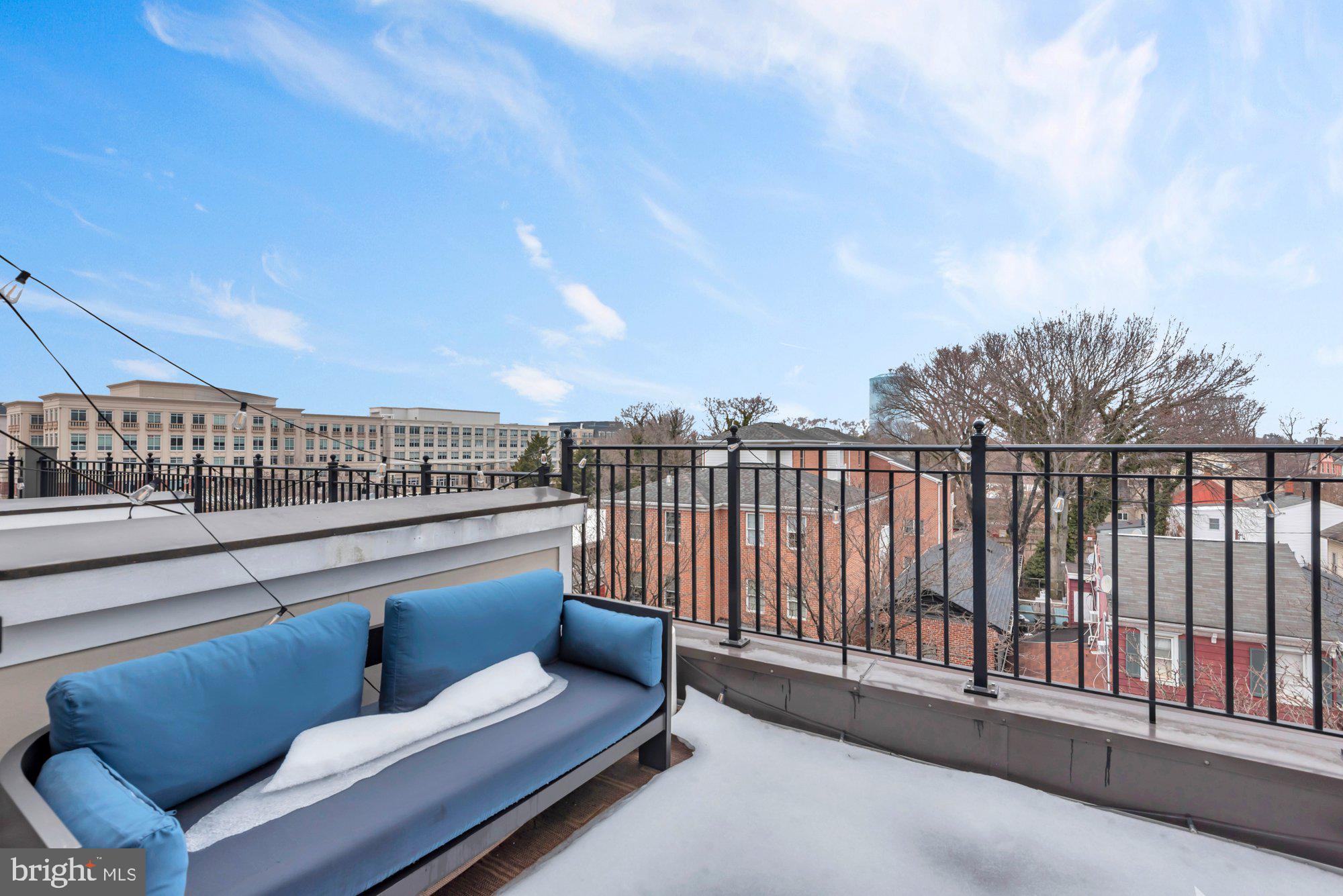 UPTOWN AT MURRAY HILL - Residential