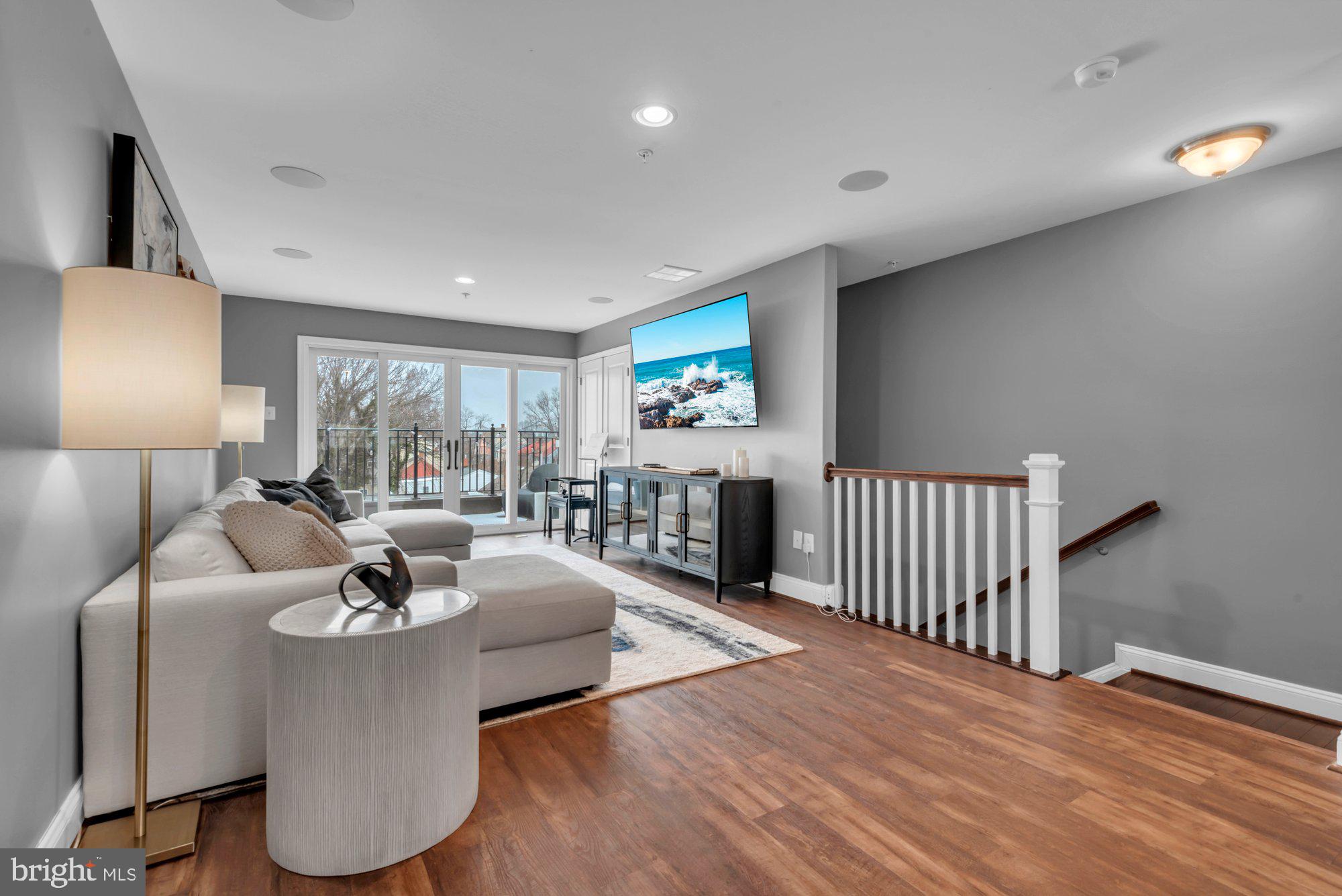 UPTOWN AT MURRAY HILL - Residential