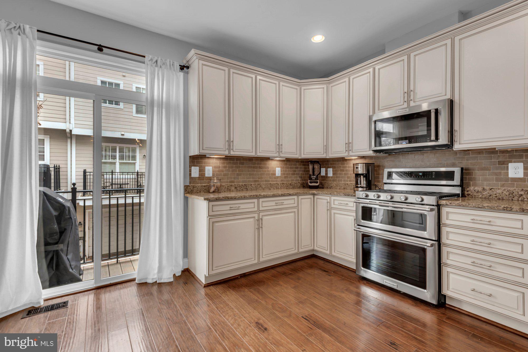 UPTOWN AT MURRAY HILL - Residential