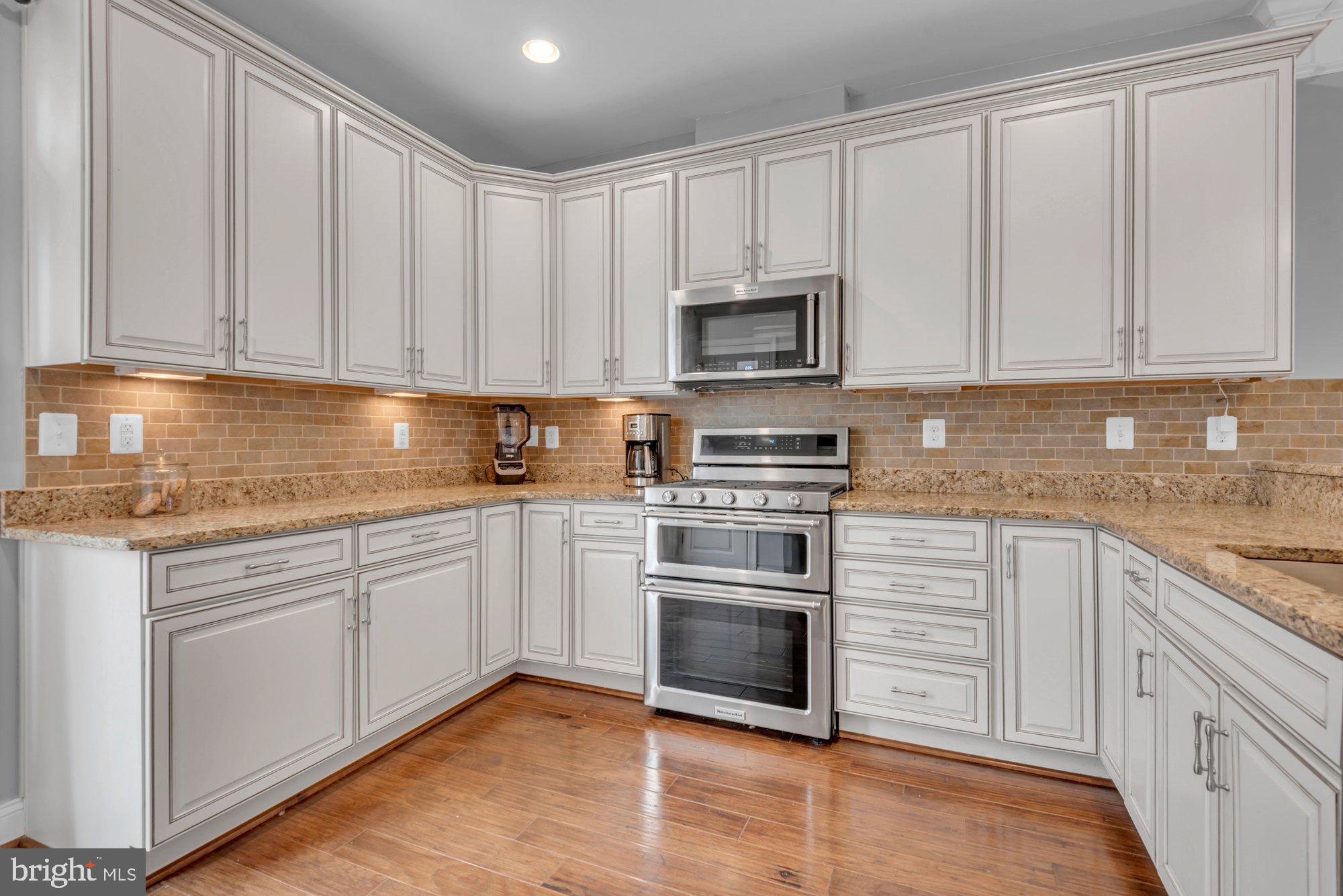 UPTOWN AT MURRAY HILL - Residential