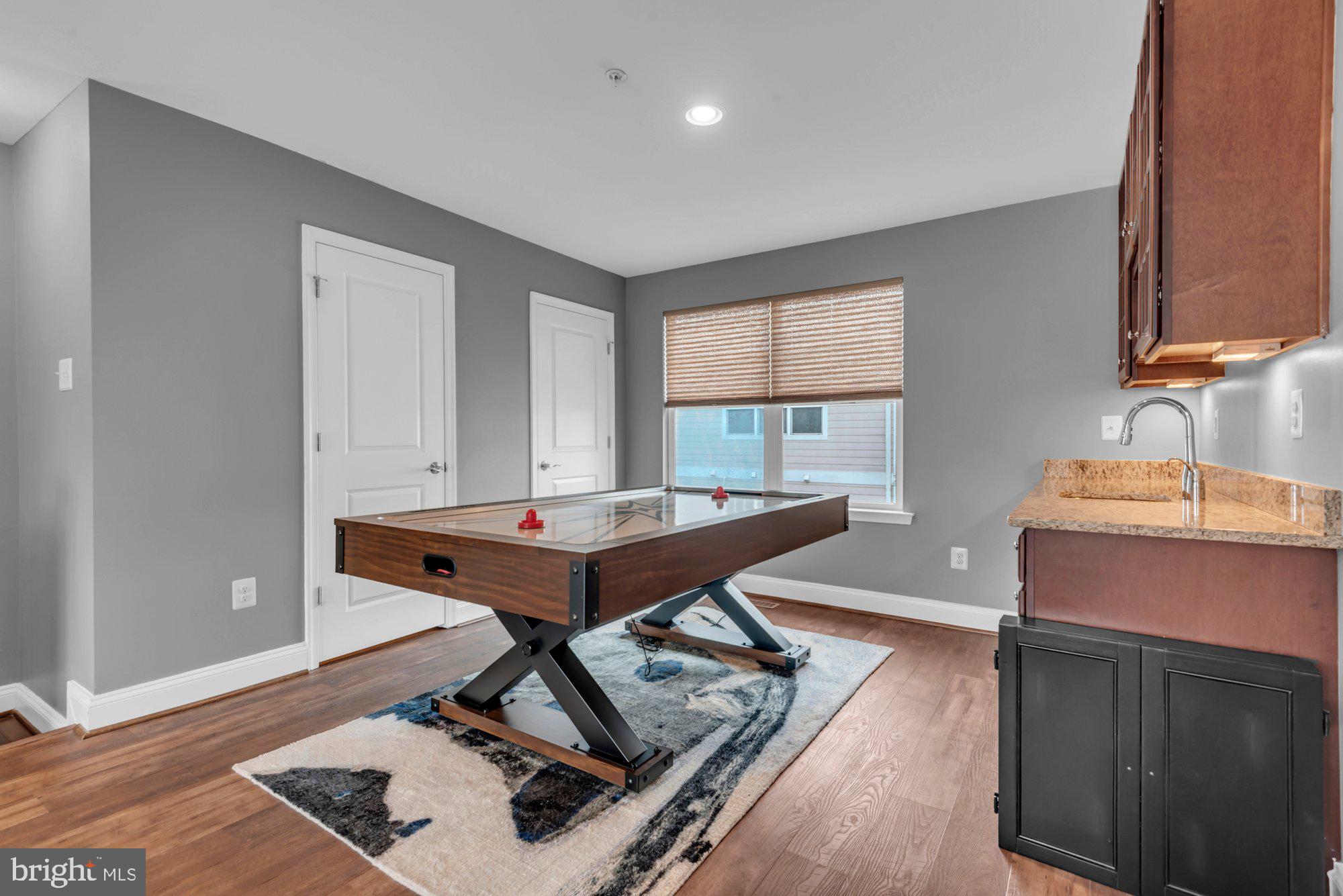 UPTOWN AT MURRAY HILL - Residential