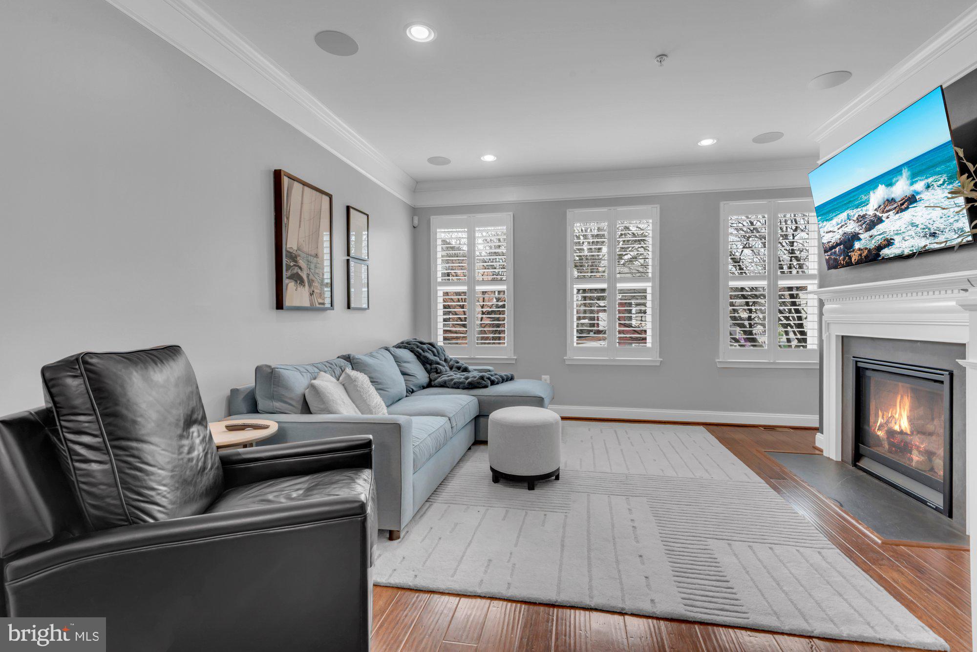 UPTOWN AT MURRAY HILL - Residential