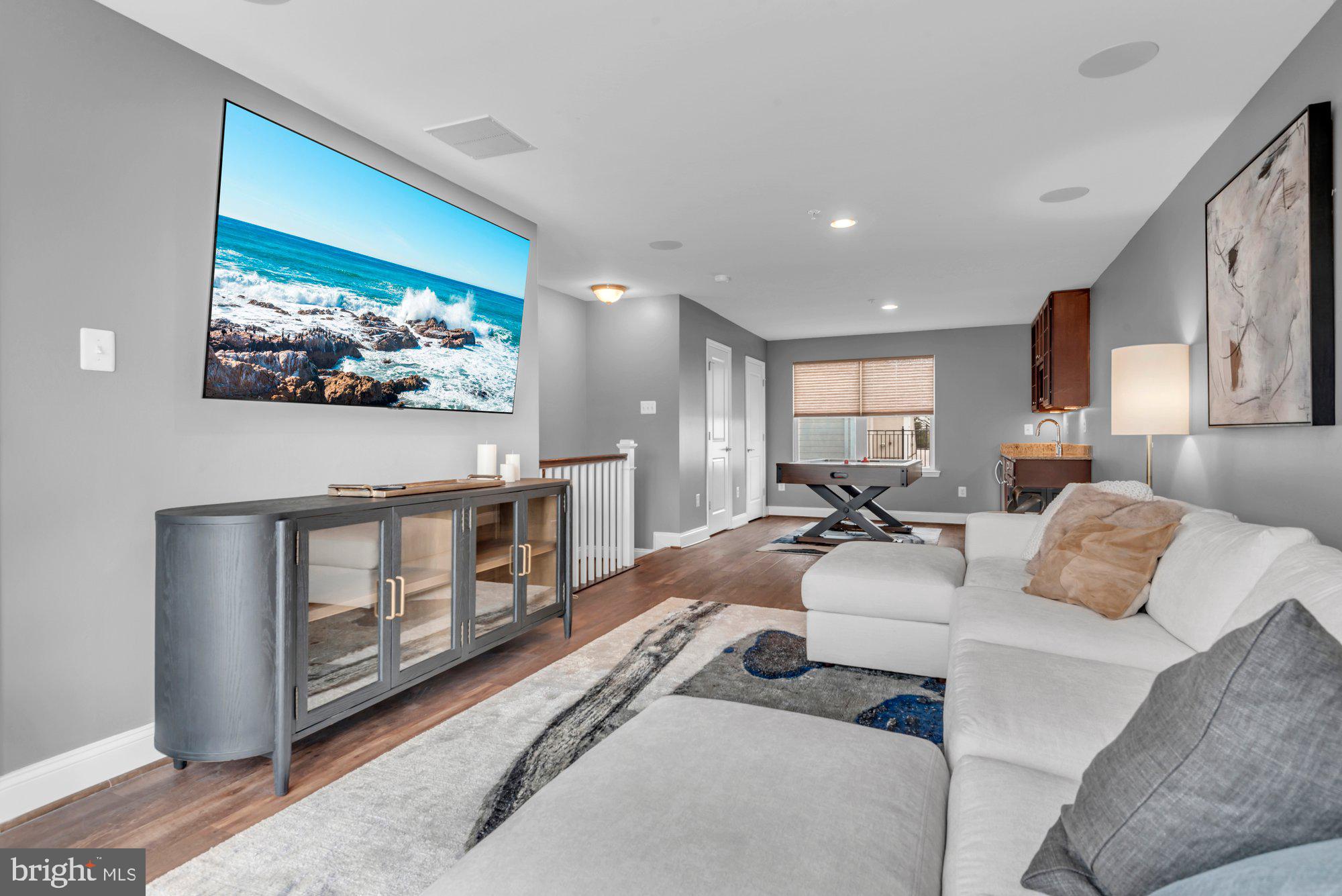 UPTOWN AT MURRAY HILL - Residential