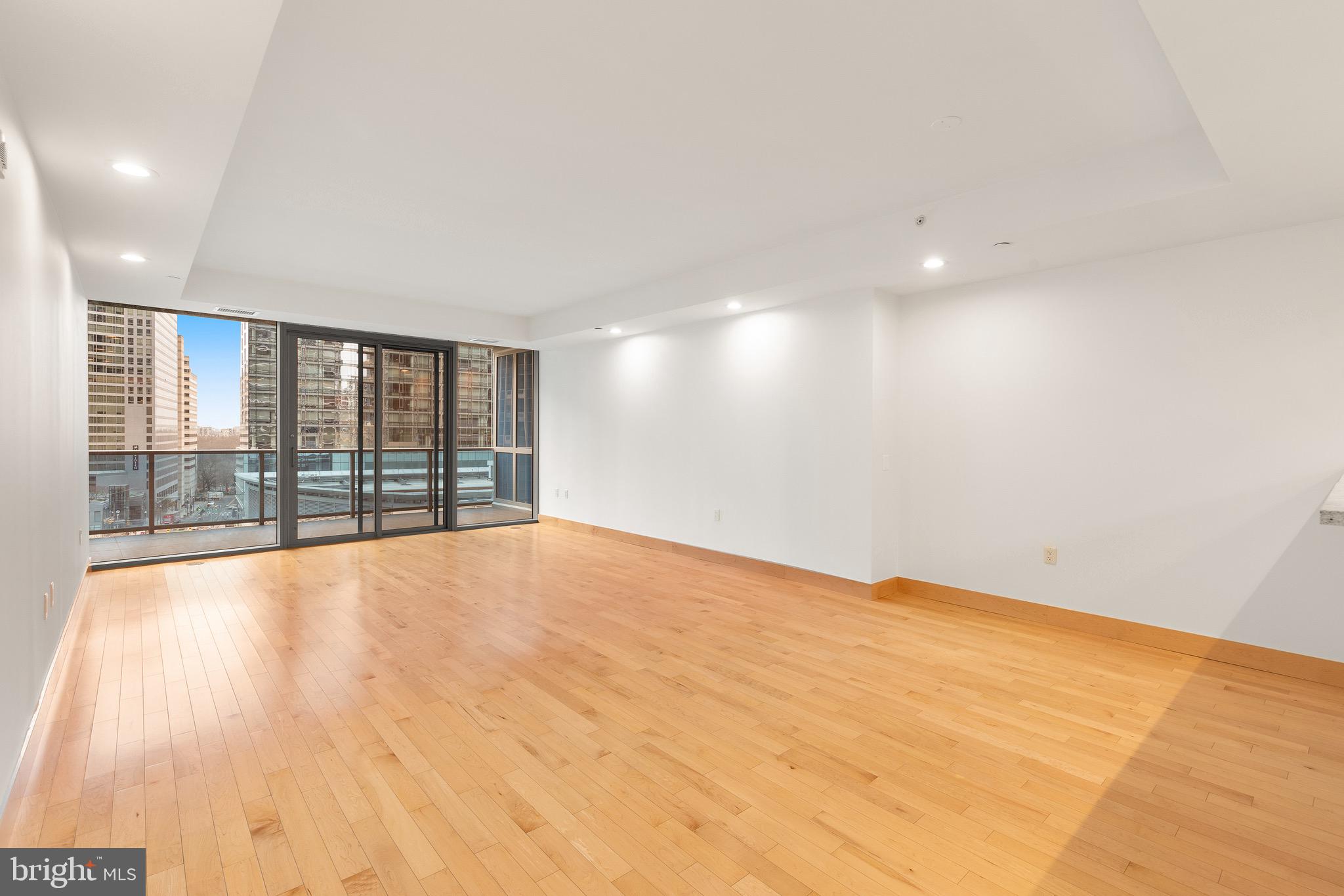 TURNBERRY TOWER - Residential Lease