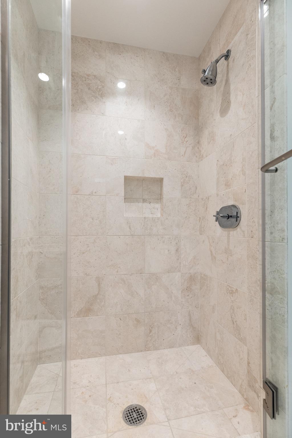 TURNBERRY TOWER - Residential Lease