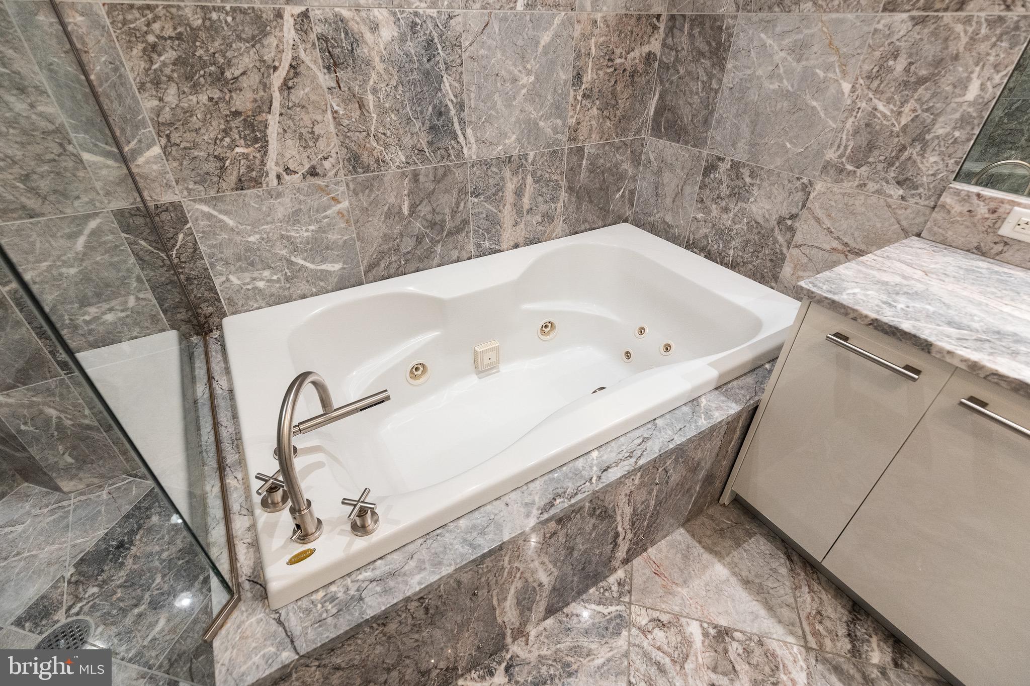 TURNBERRY TOWER - Residential Lease