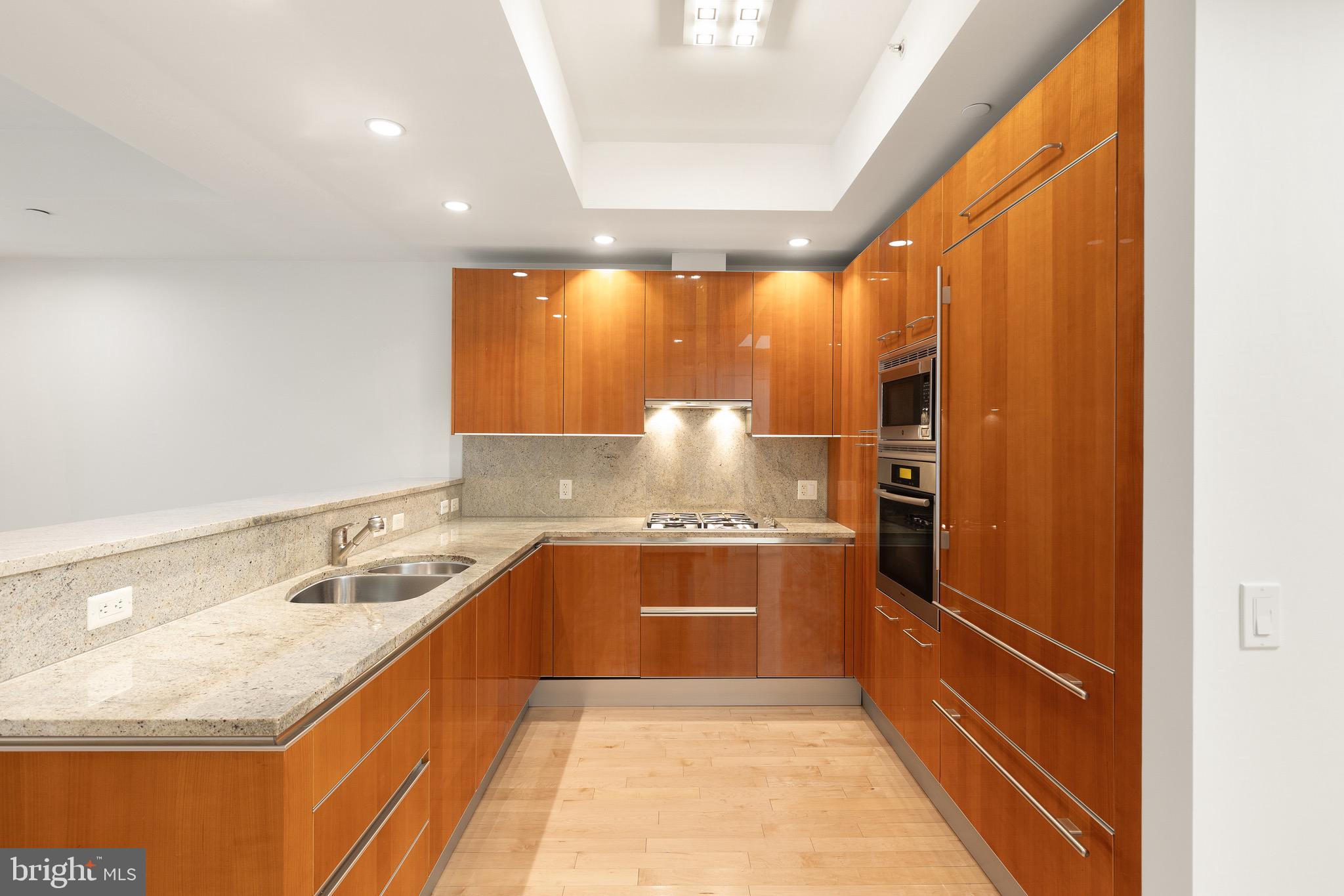 TURNBERRY TOWER - Residential Lease