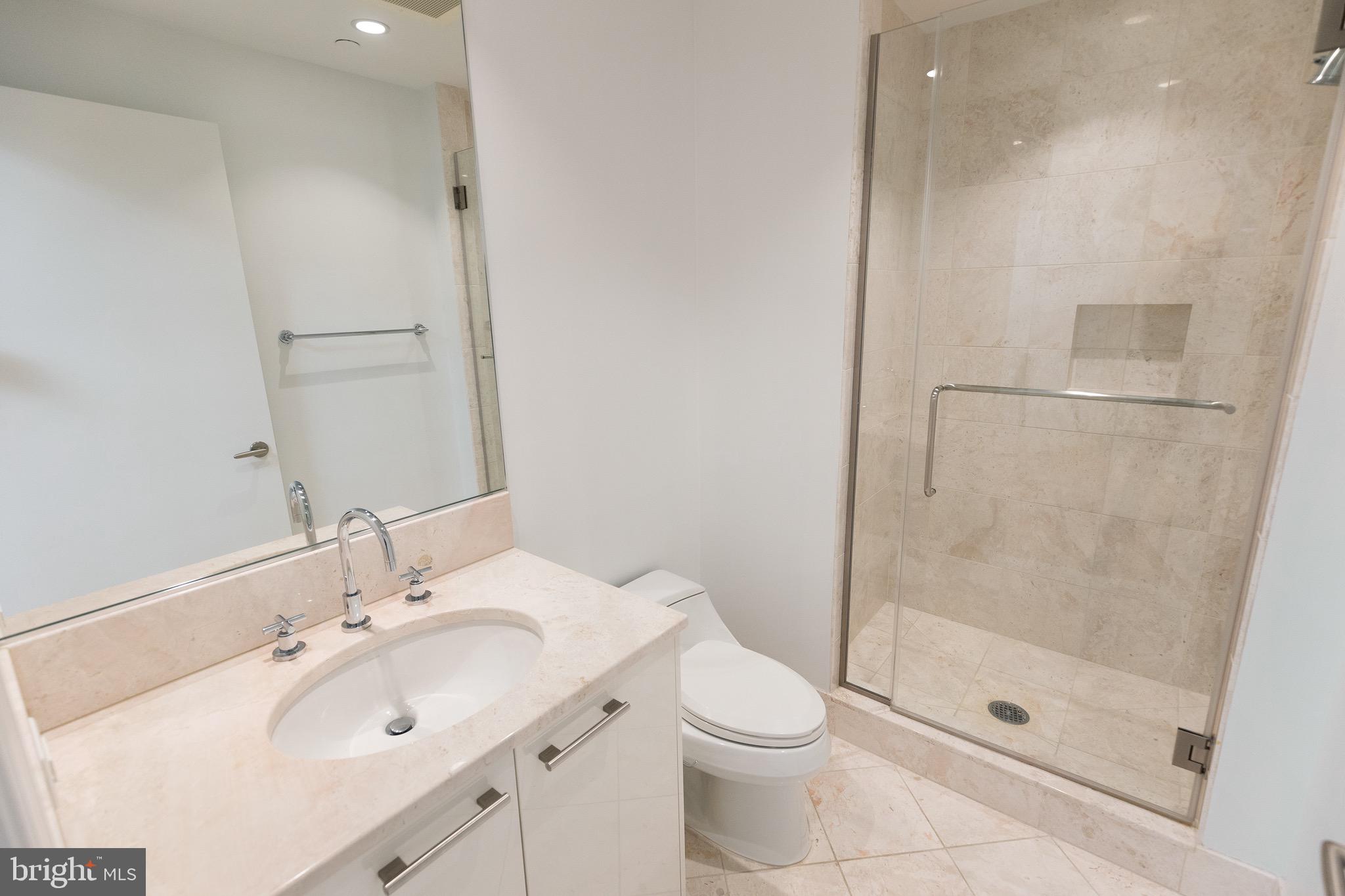 TURNBERRY TOWER - Residential Lease